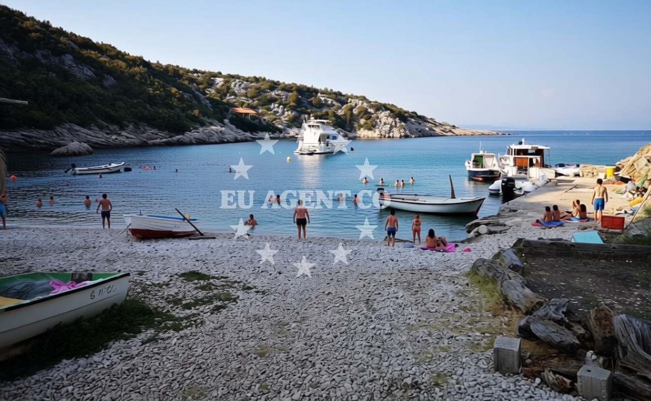 Beach facilities and surroundings at Dubac beach in Zastražišće 94, Zastražišće