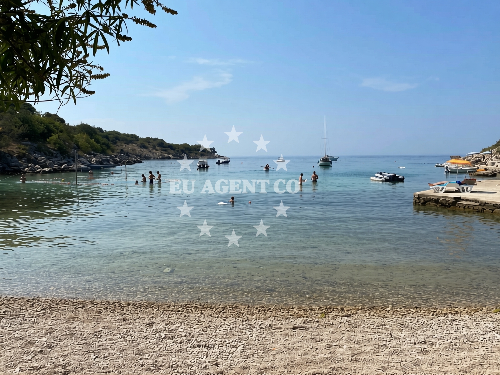 Shoreline and swimming area at Dubac Beach in Dubac, Murve 4, Novalja