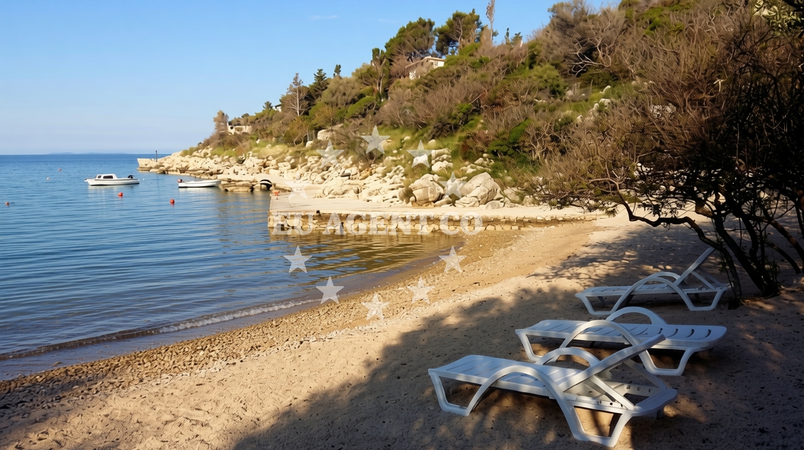 Beach facilities and surroundings at Dubac Beach in Dubac, Murve 4, Novalja