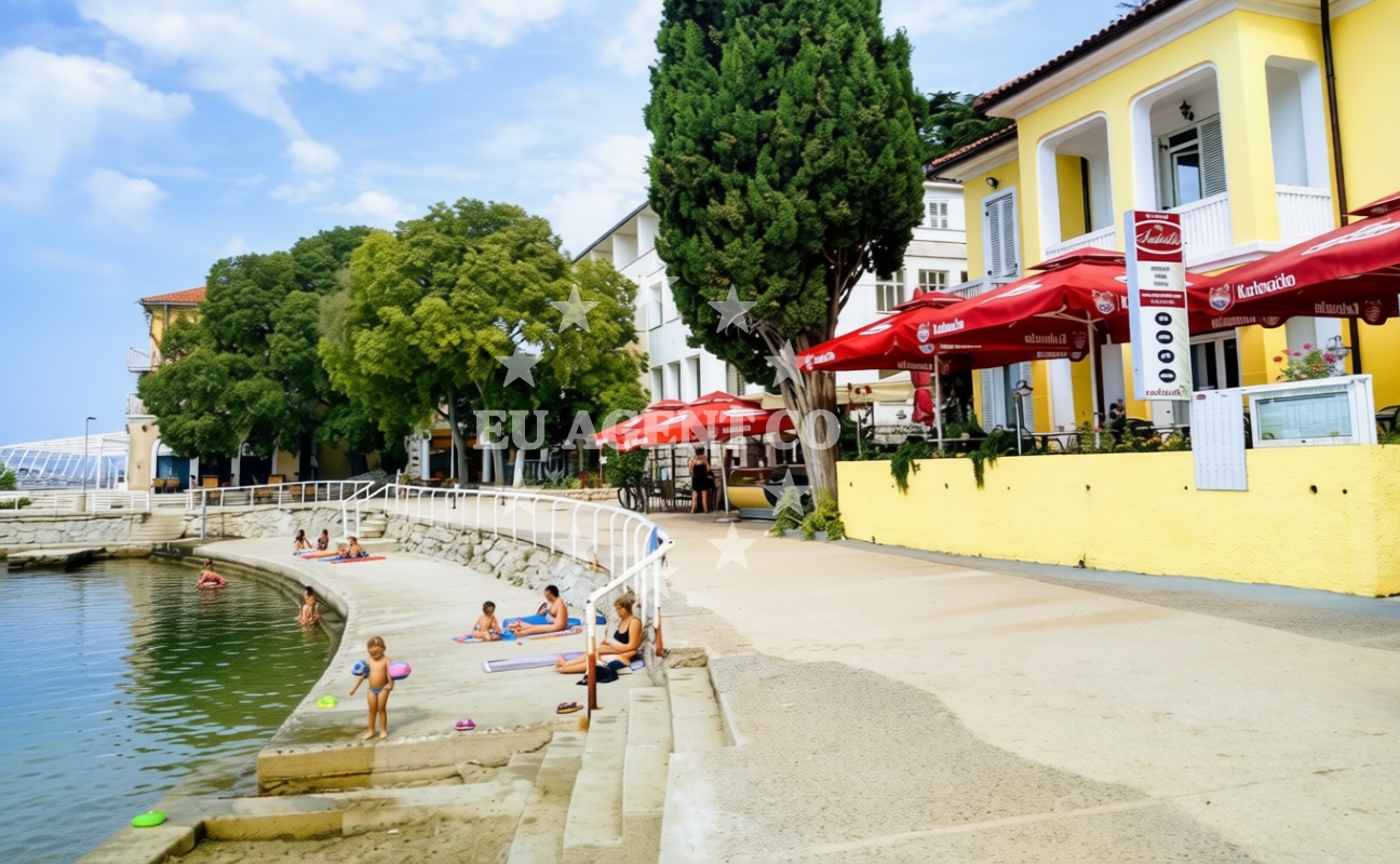 Sea and coastal view of Dubec beach in Poklončić 22, Omišalj