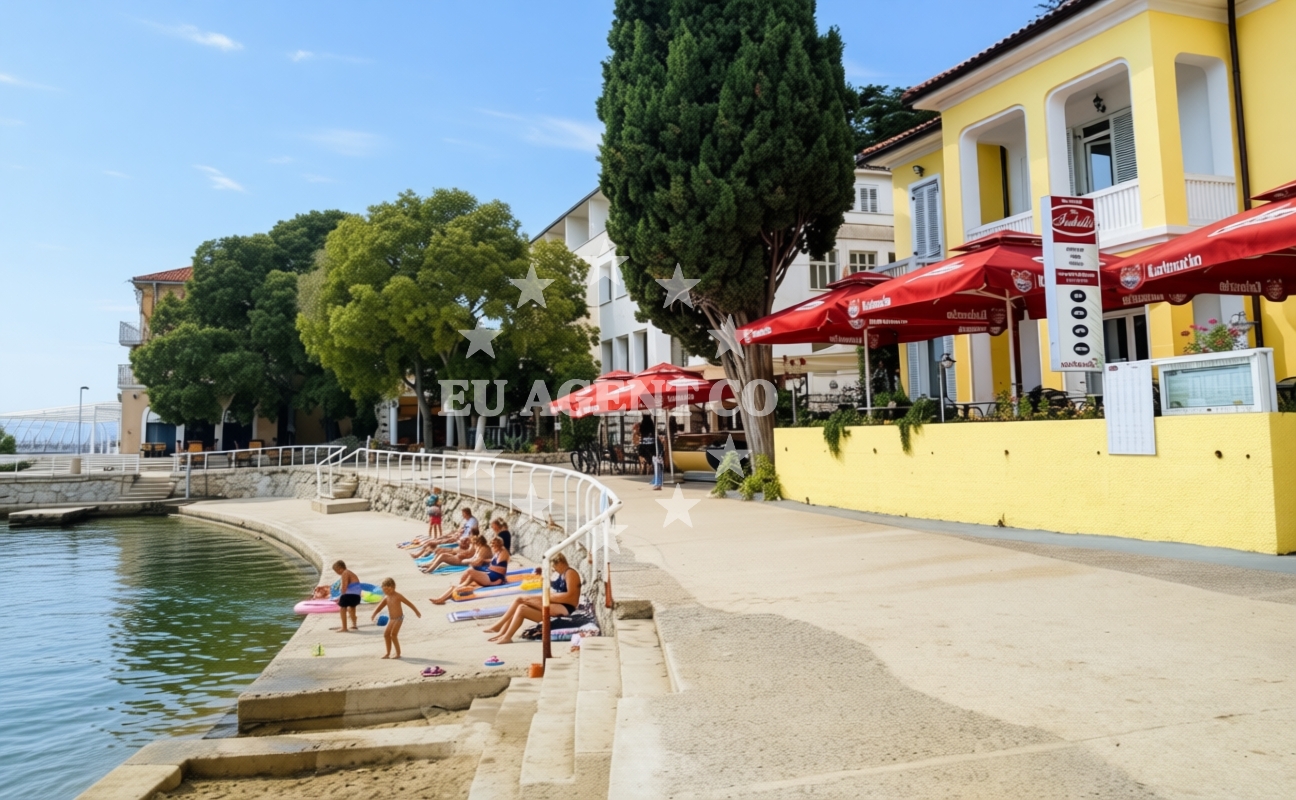 Additional view of Dubec beach in Poklončić 22, Omišalj