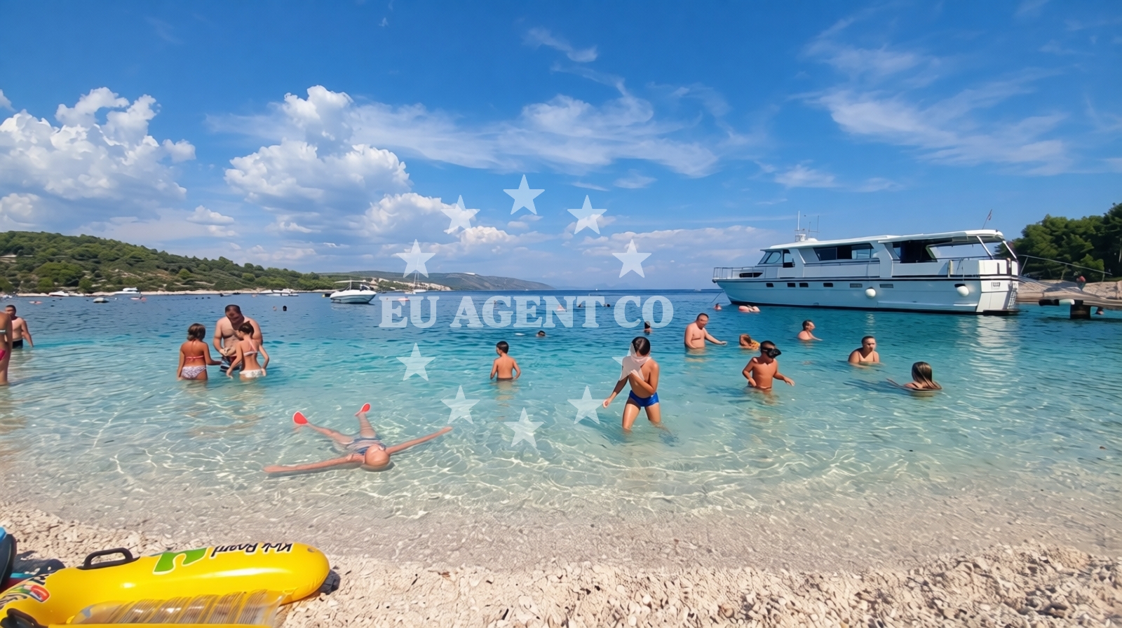 Additional view of Duga beach in Uvala Duga, Okrug Gornji
