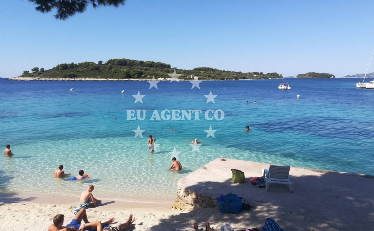 Additional view of Duga beach in Uvala Duga, Okrug Gornji