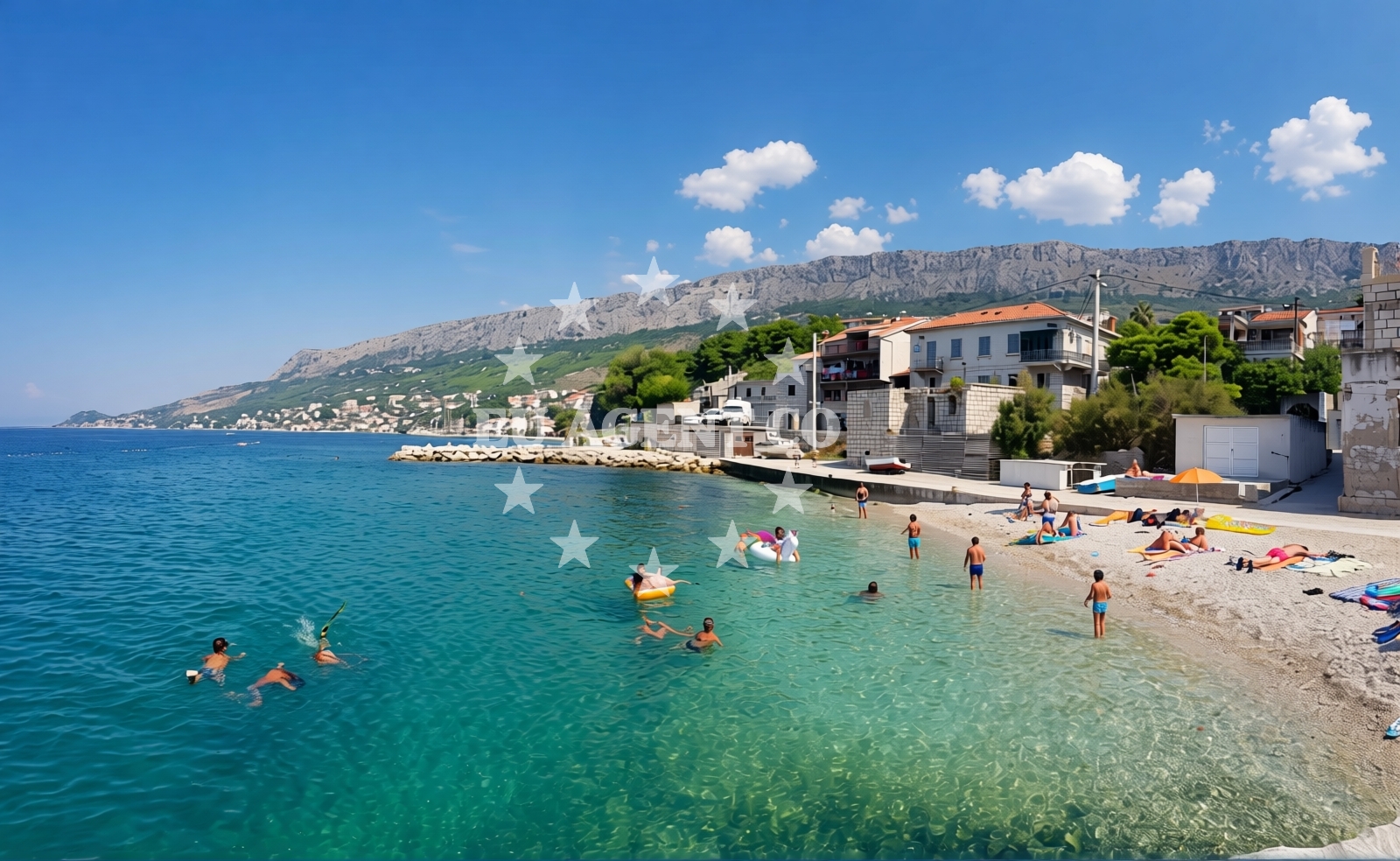 Overview of Dugi Rat II beach in Ulica Žilića potok, Dugi Rat