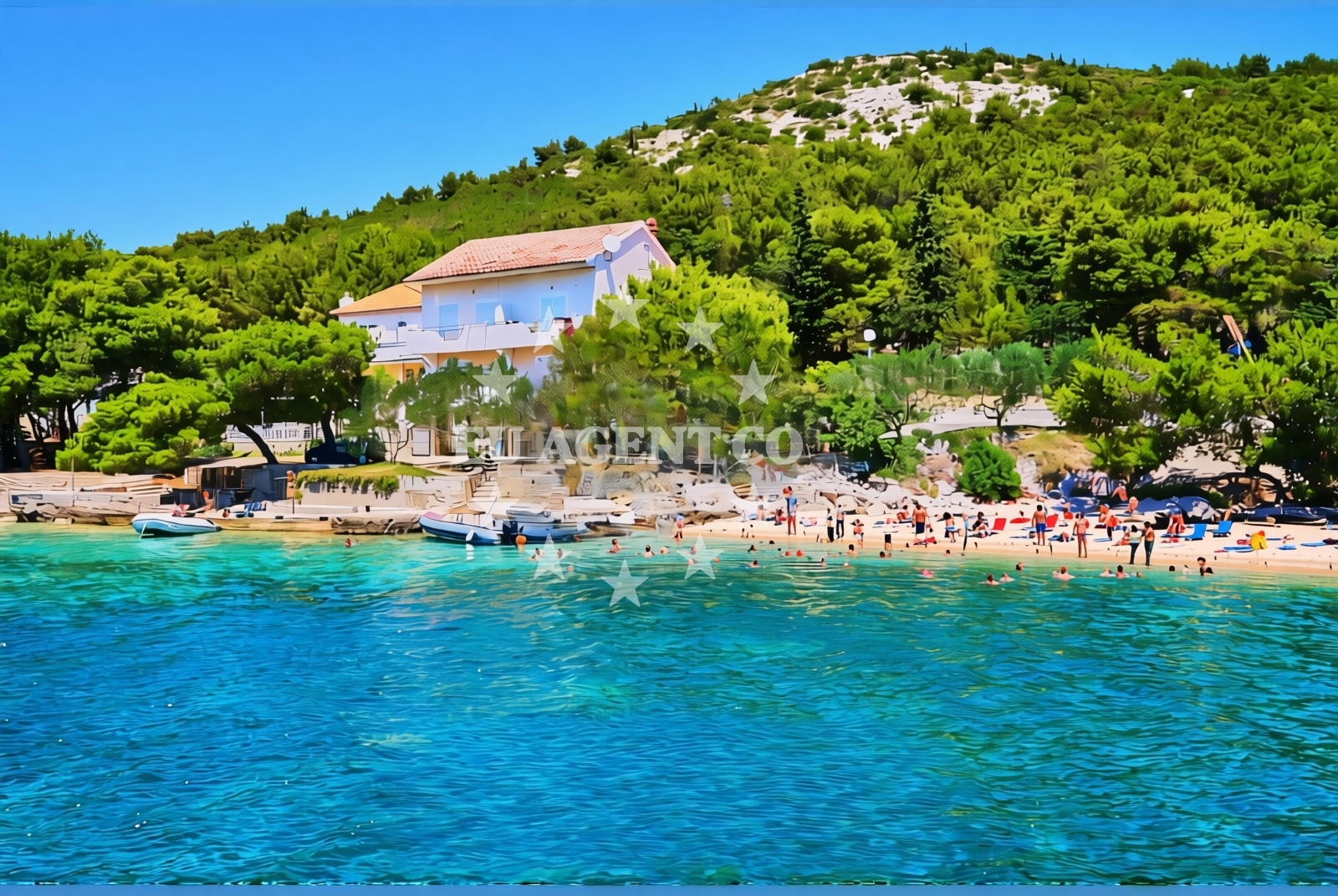 Overview of Dugovača sjever, Drage (Pakoštane) Beach in Dugovača sjever