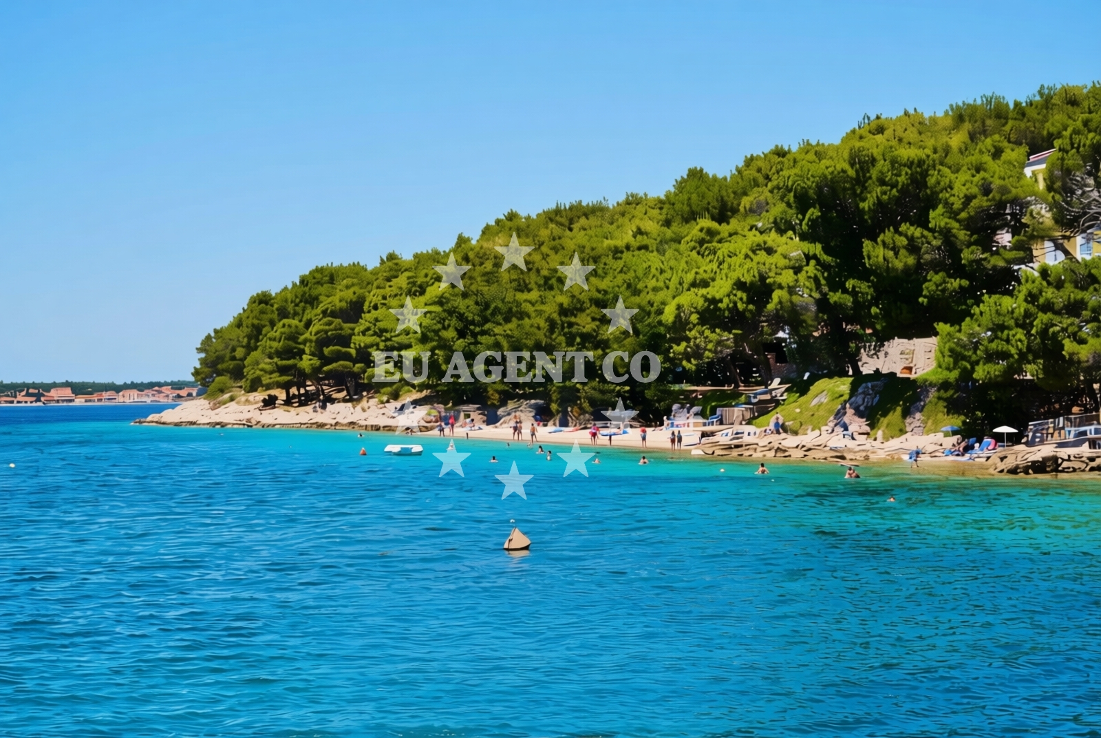 Shoreline and swimming area at Dugovača sjever, Drage (Pakoštane) Beach in Dugovača sjever
