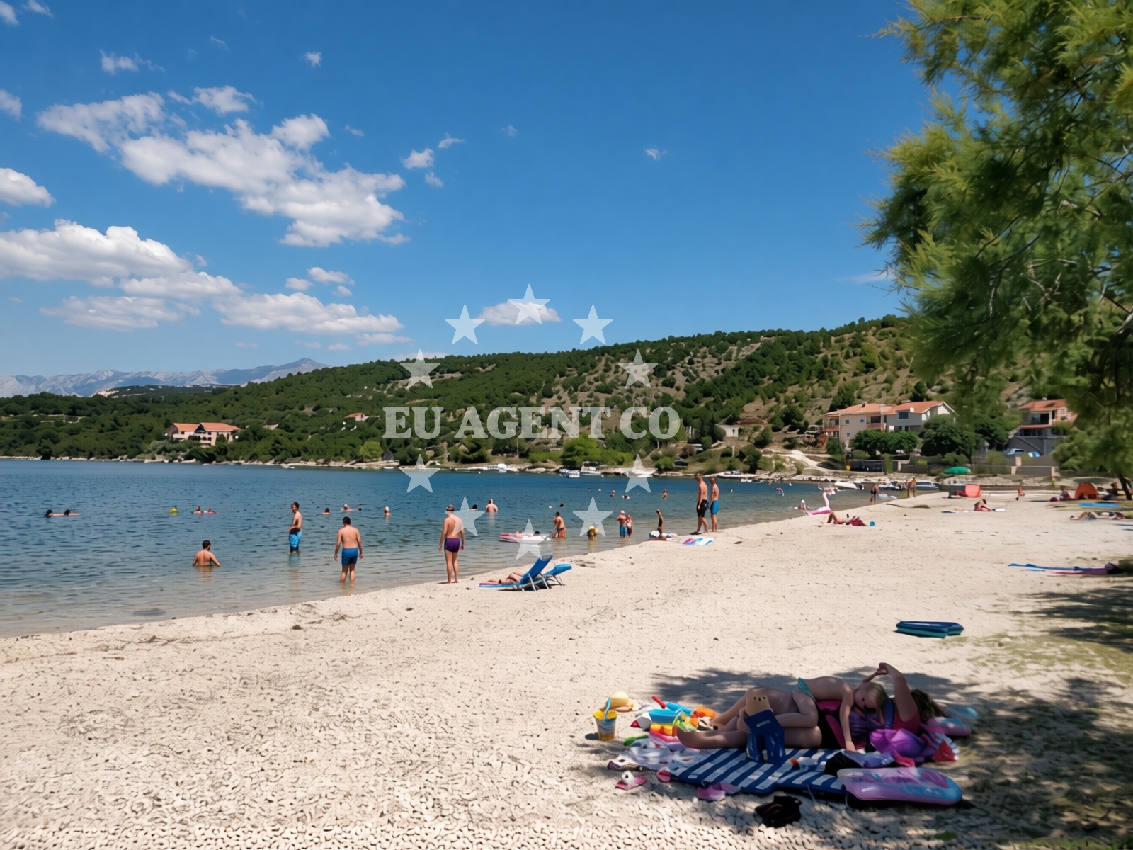 Overview of Dumicina beach in M. DRAGA HRV. BRANITELJA 13, Kaštelina