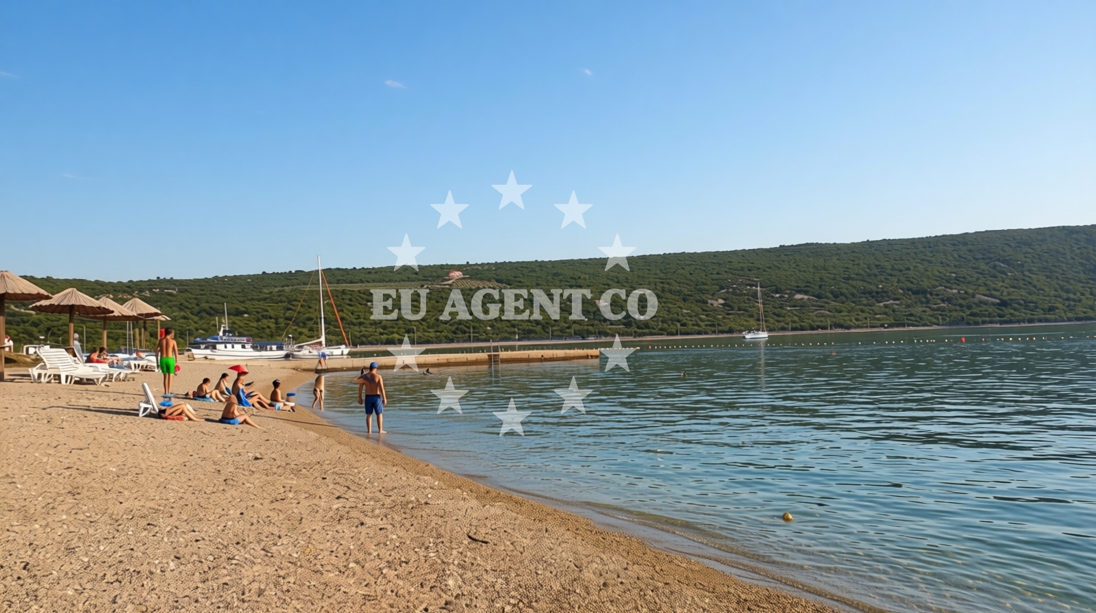 Beach facilities and surroundings at Dunat beach in Placa 16 Kornić, Placa 16, Kornić