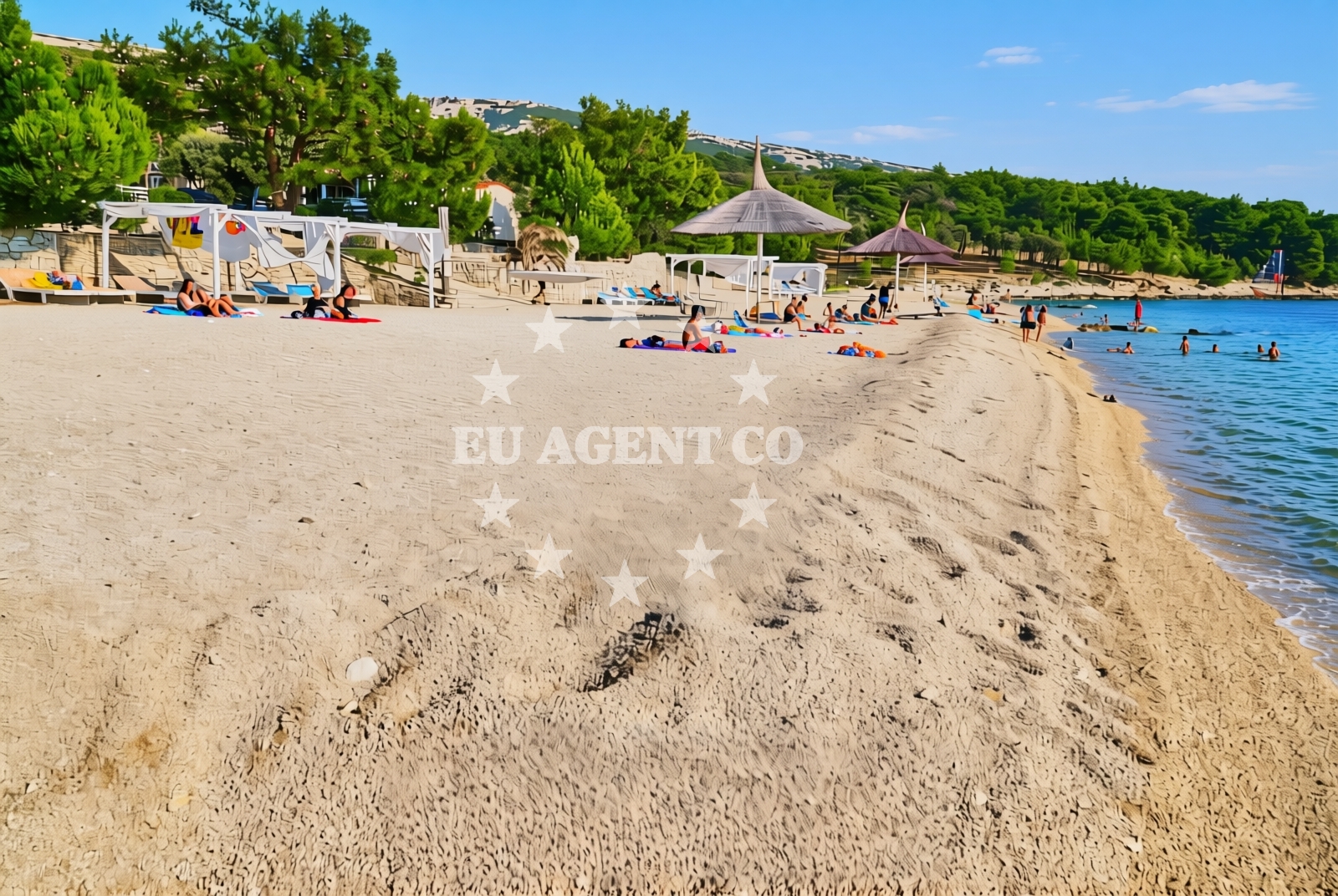 Beach facilities and surroundings at Dva mornara, Šimuni (Pag) Beach in Dva mornara