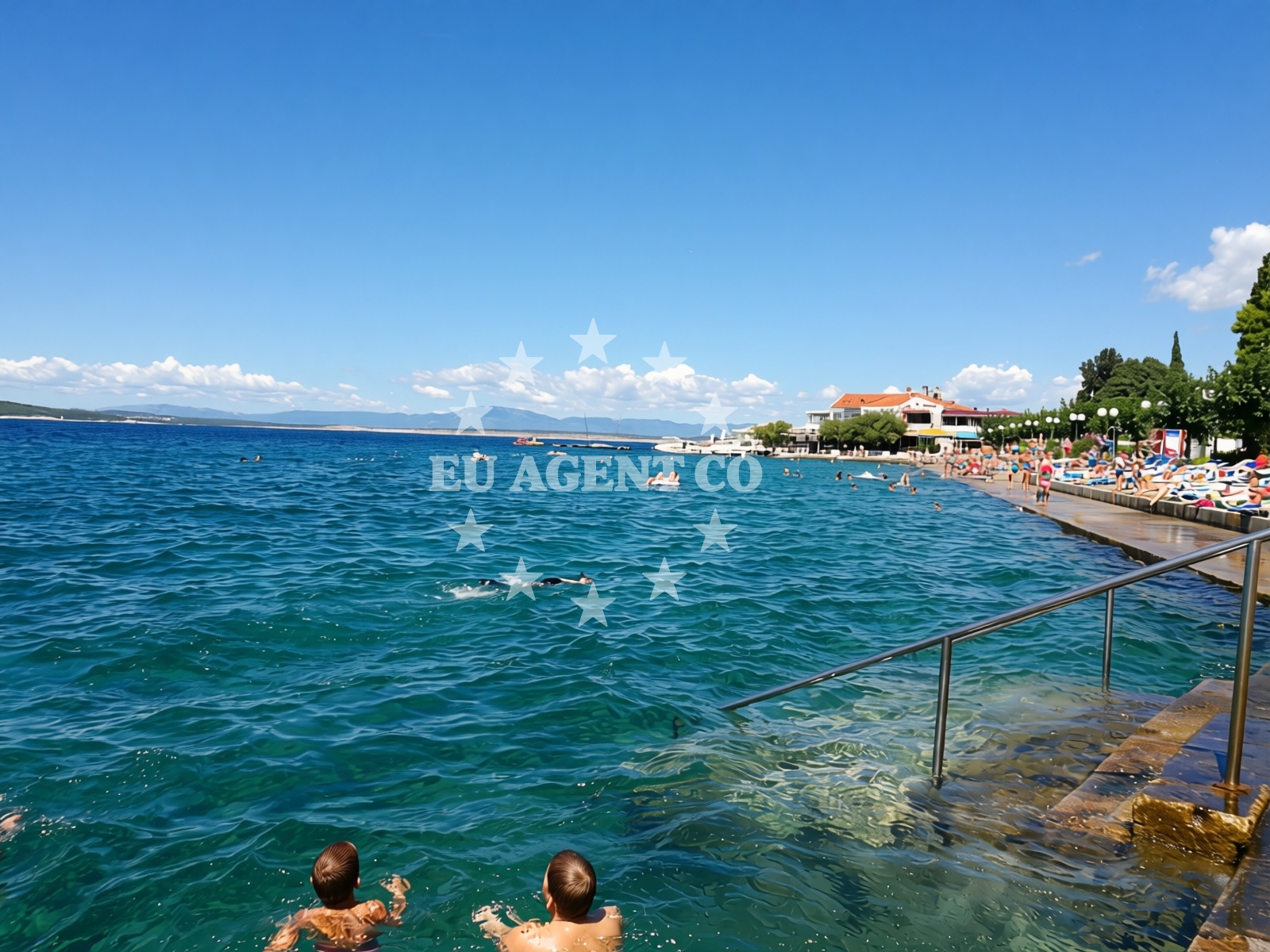 Overview of Esperanto beach