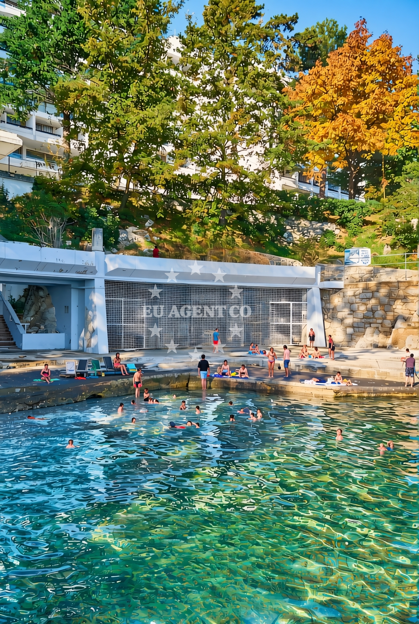 Beach facilities and surroundings at Excelsior, Lovran Beach in Excelsior