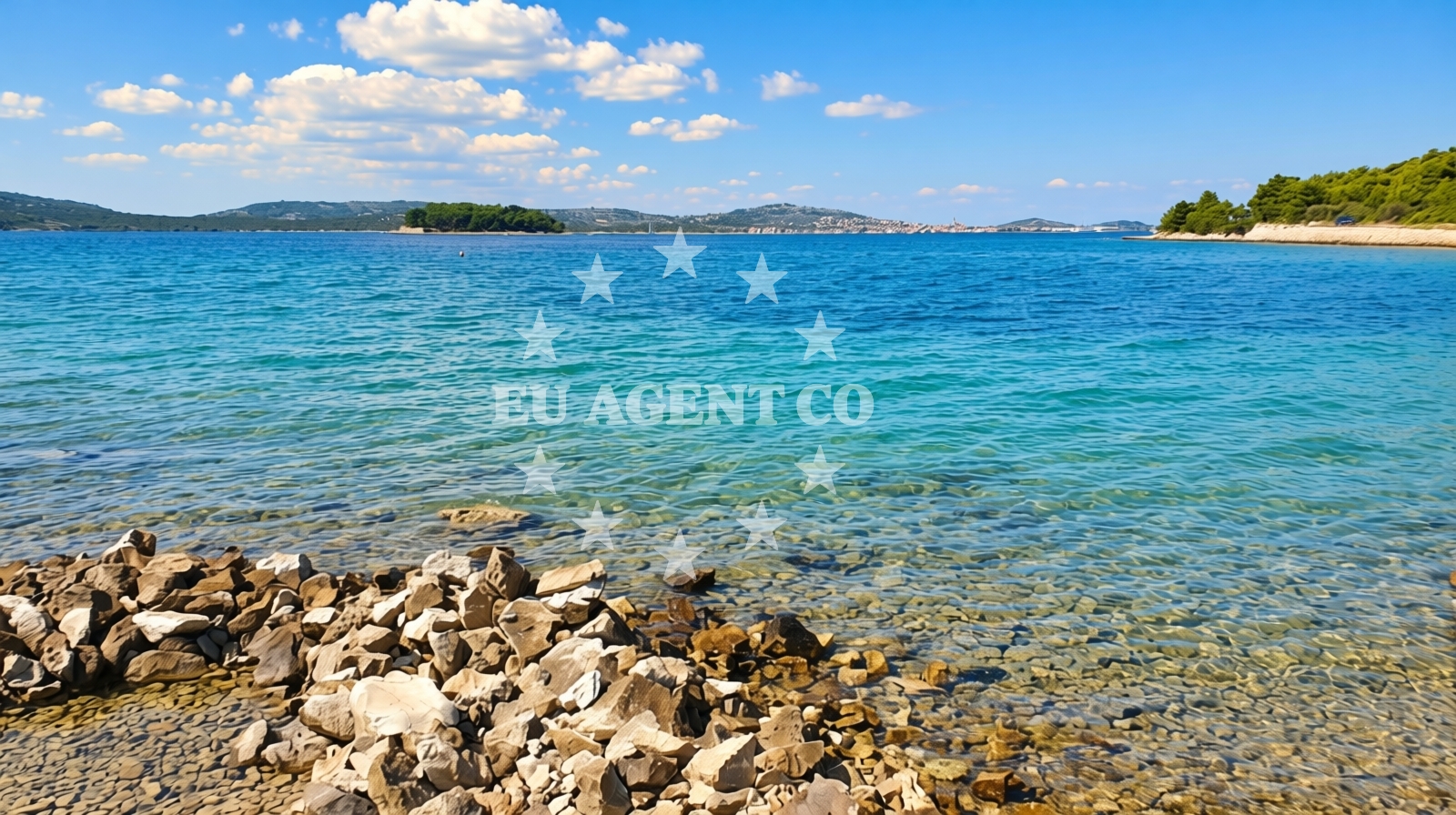 Overview of Felun beach in Stinice 2A, Pirovac