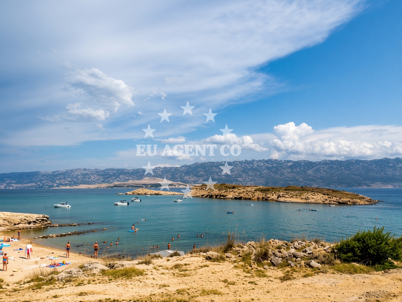 Beach facilities and surroundings at FKK Stolac Beach in Lopar 559 Apartmani-kuća, Lopar