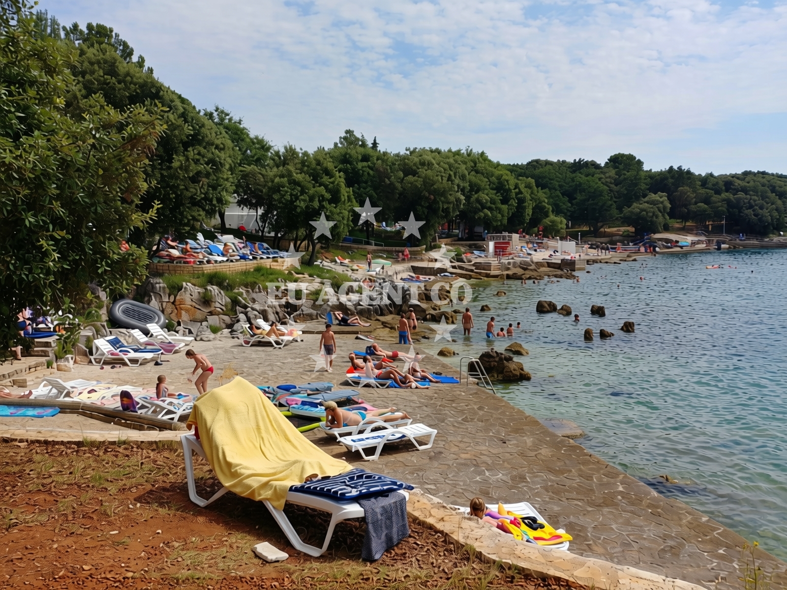 Overview of Frnazina beach in Grgeti 1A, Funtana