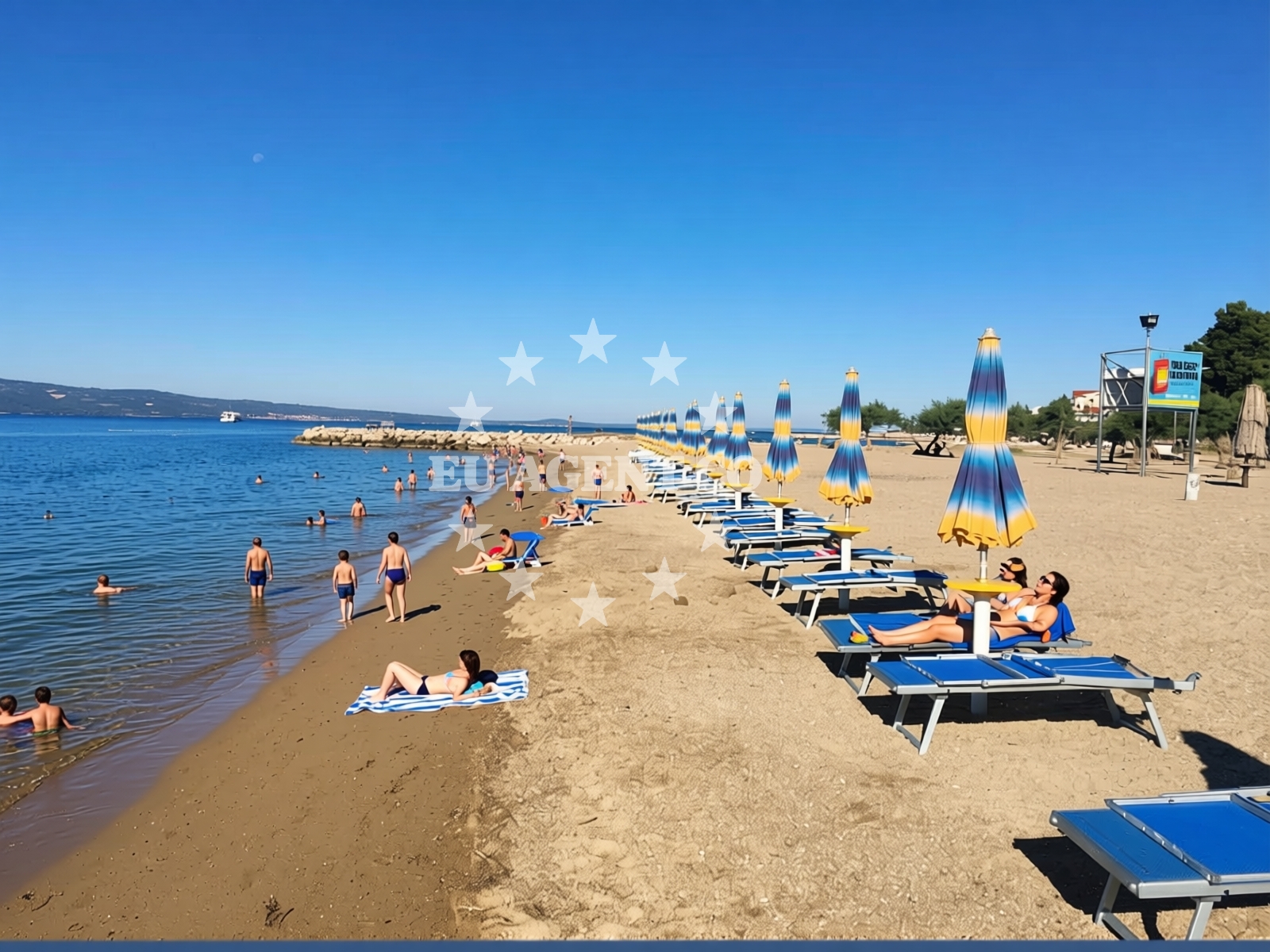 Shoreline and swimming area at Galeb beach in Put Stare Duće 5, Omiš