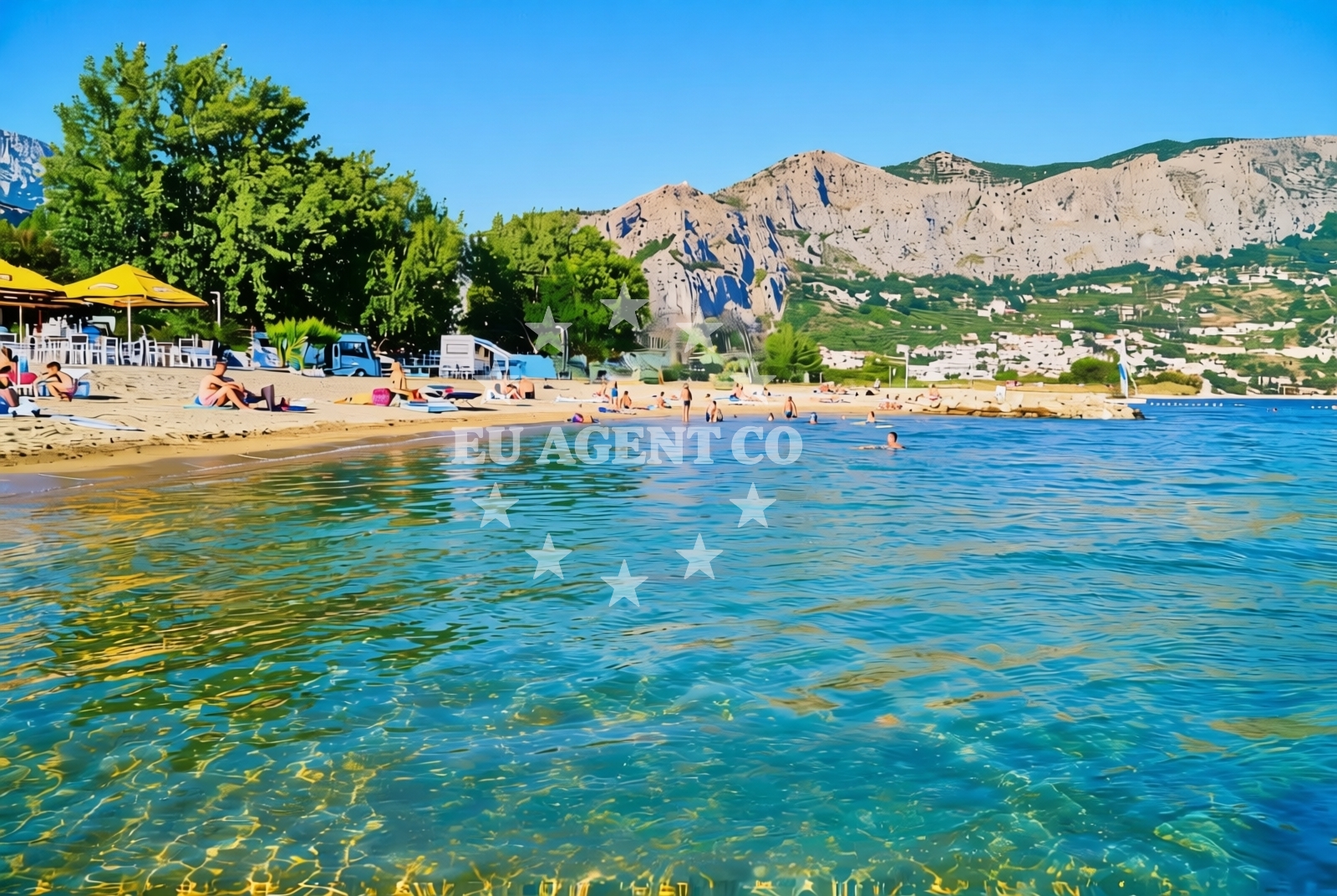 Beach facilities and surroundings at Galeb, Omiš Beach in Galeb