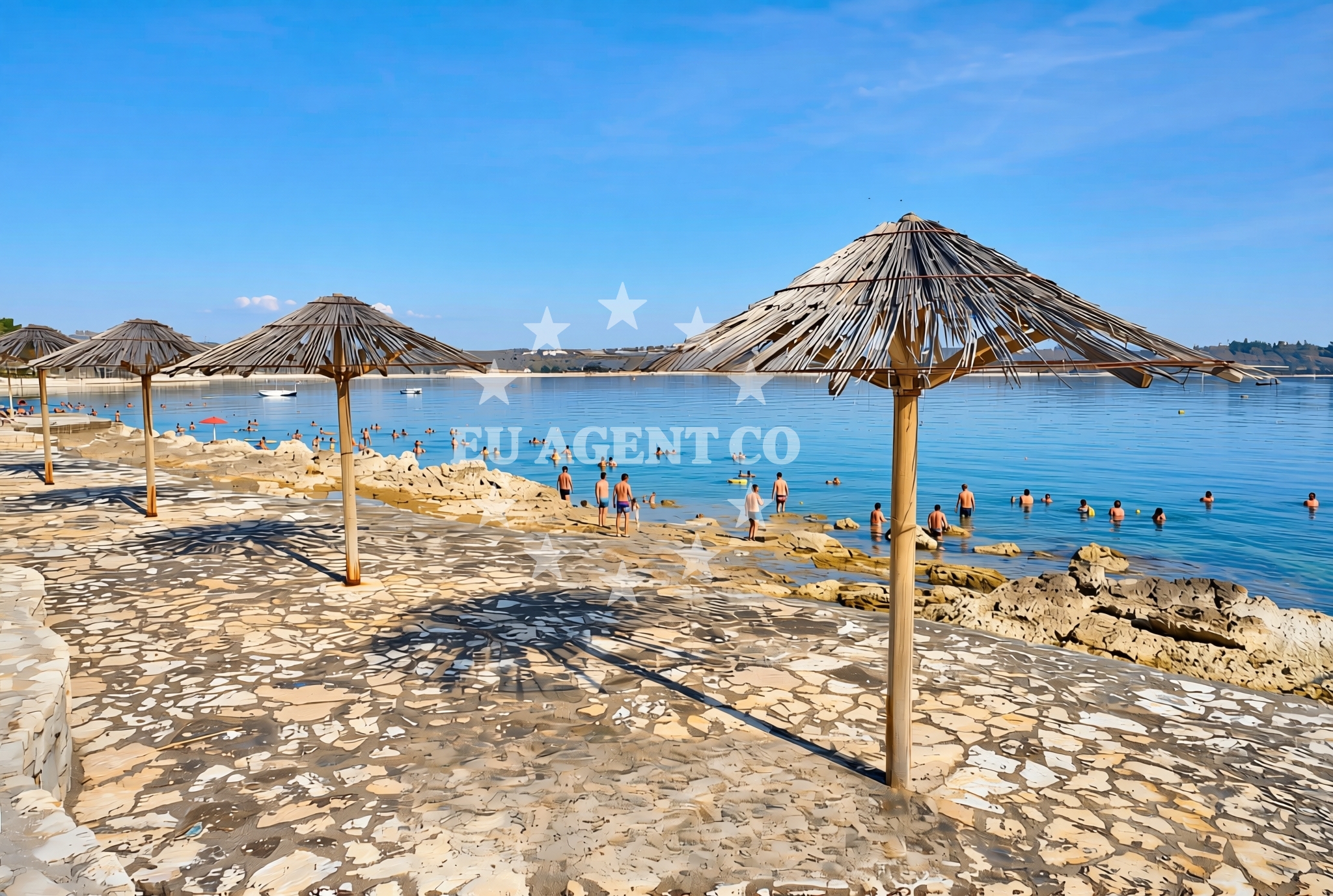 Beach facilities and surroundings at Gemo beach in Kolombera 1, Poreč