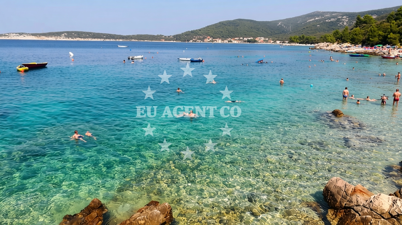Beach facilities and surroundings at Gira beach in 65 Martinšćica Island Cres, Martinšćica