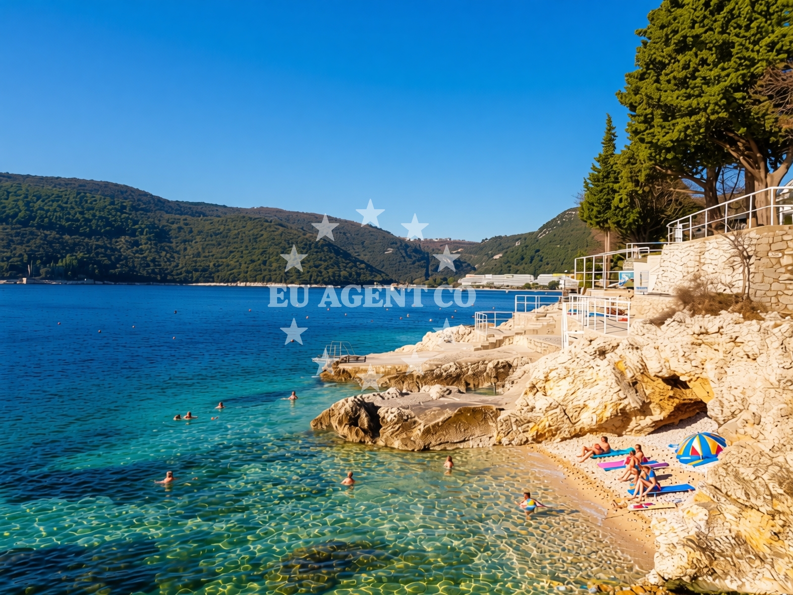 Sea and coastal view of Girandella beach in Girandella 7, Rabac