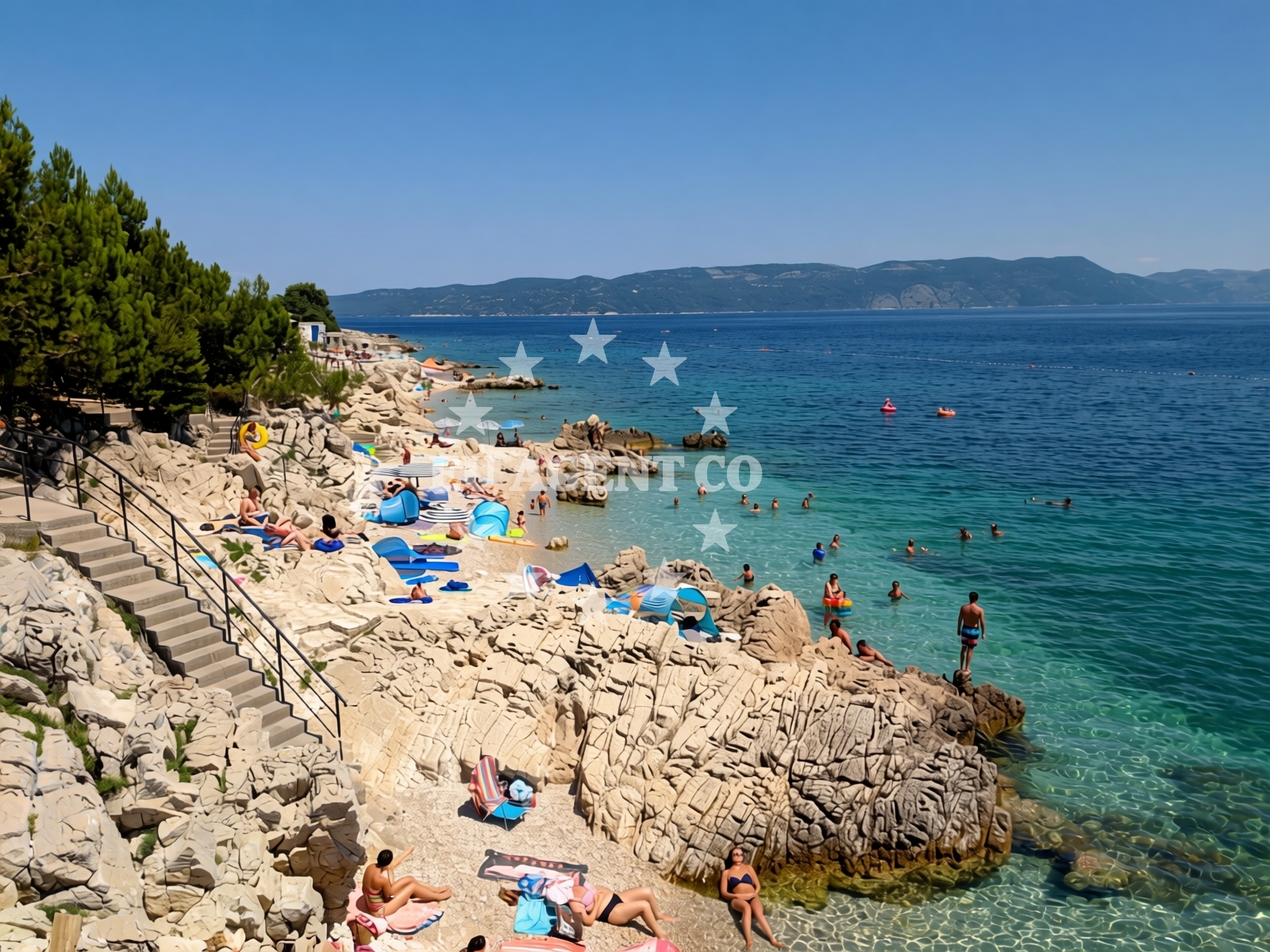 Beach facilities and surroundings at Girandella beach in Girandella 7, Rabac