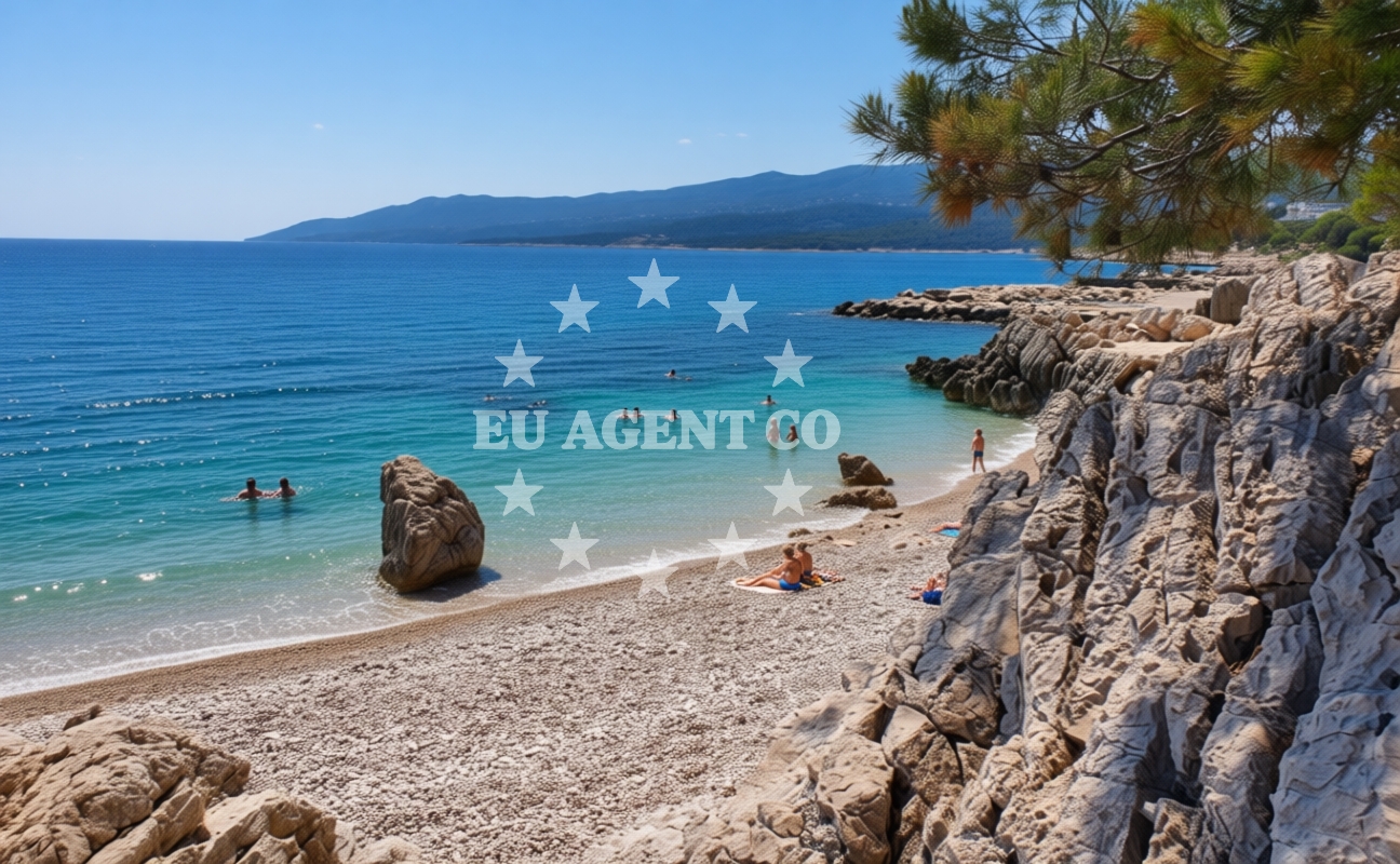 Additional view of Girandella beach in Girandella 7, Rabac