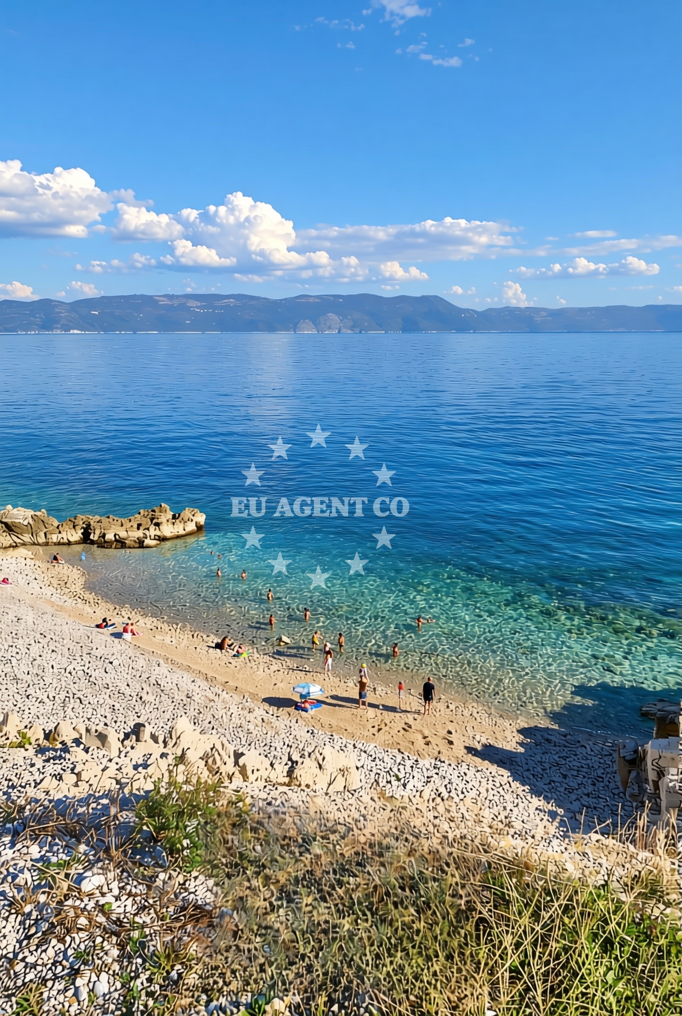 Beach facilities and surroundings at Girandella (FKK), Rabac Beach in Girandella (FKK)