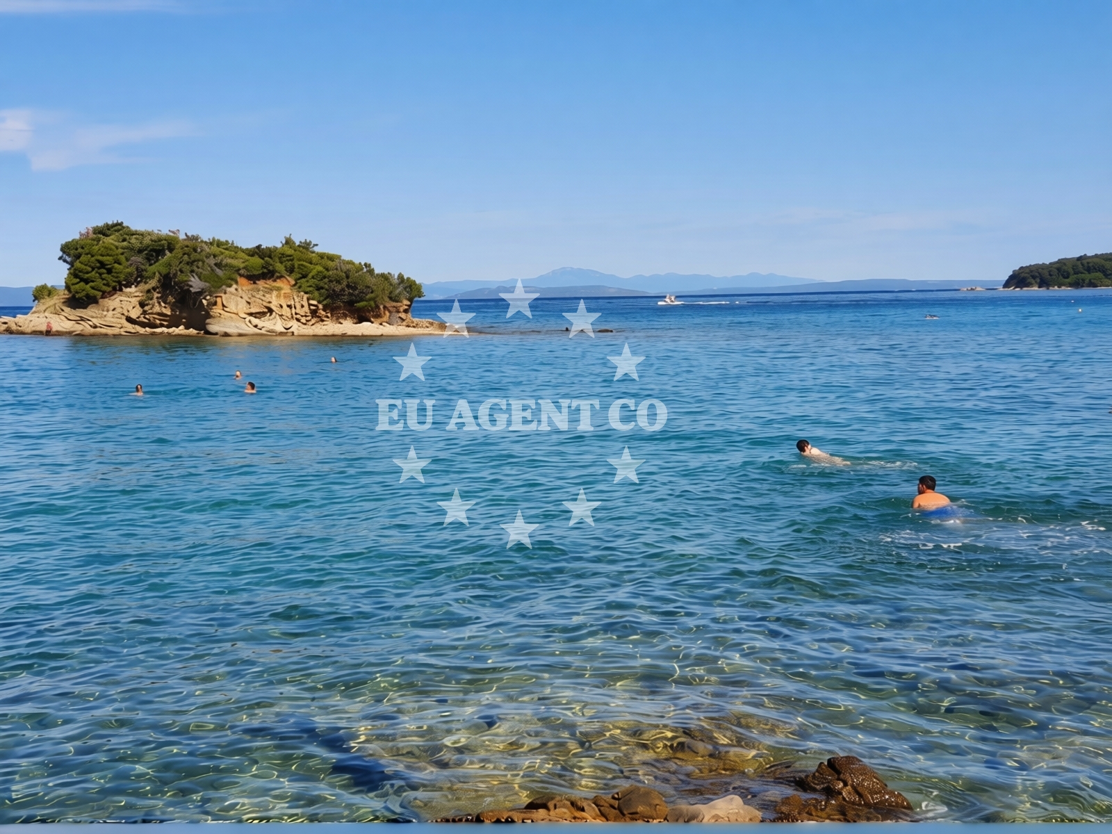 Shoreline and swimming area at Gonar beach in 345 Supetarska Draga, Supetarska Draga