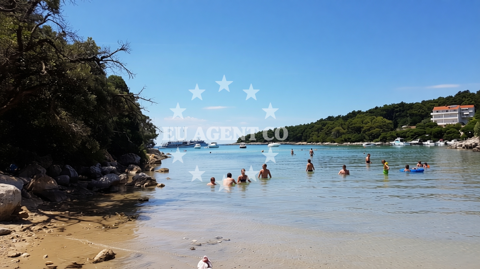 Beach facilities and surroundings at Gozinka beach in Kampor 99, Rab