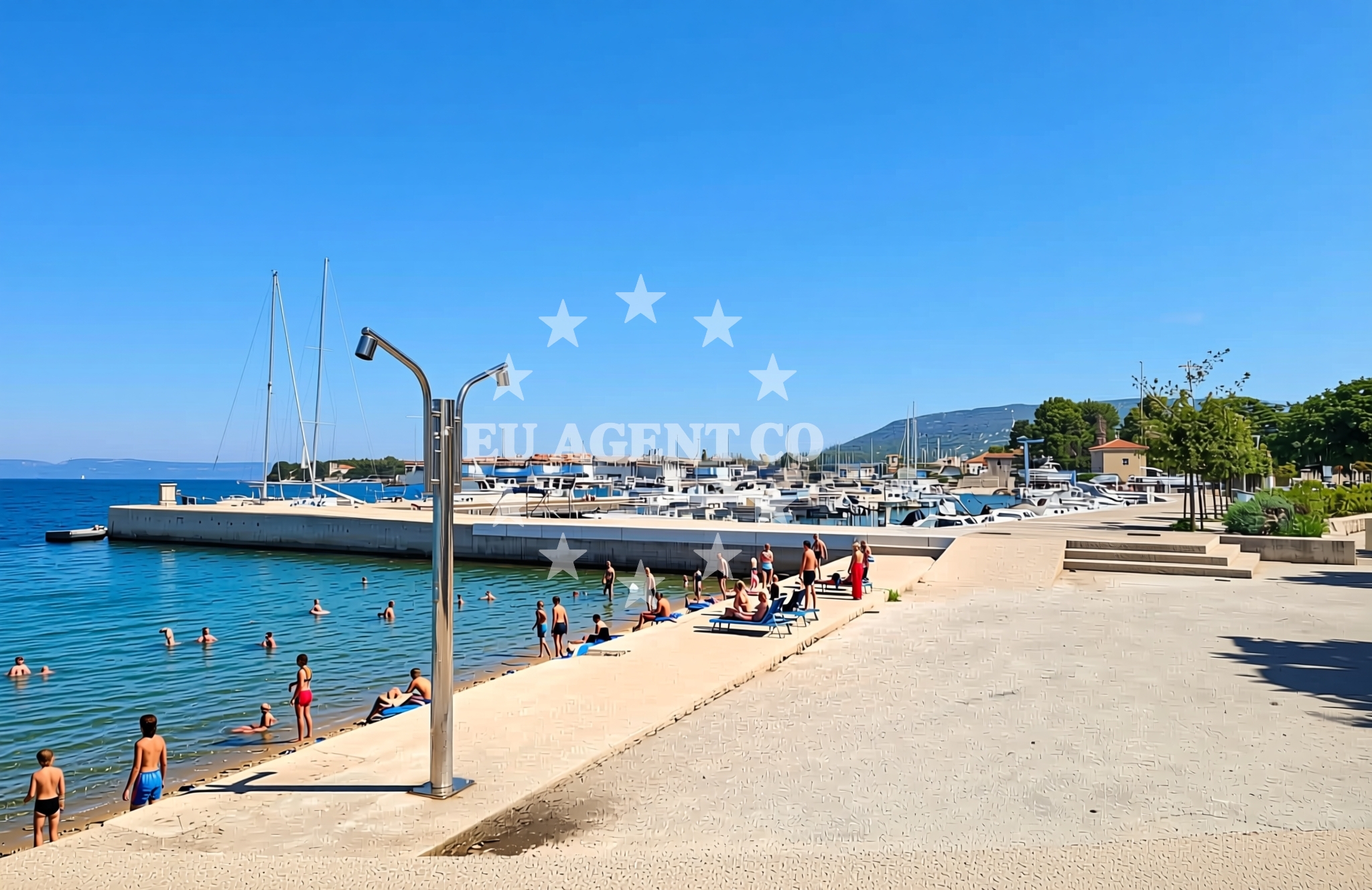 Beach facilities and surroundings at Grabar, Cres (Cres) Beach in Grabar