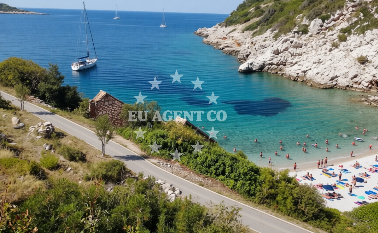 Additional view of Gradac beach in dol 8, Vis
