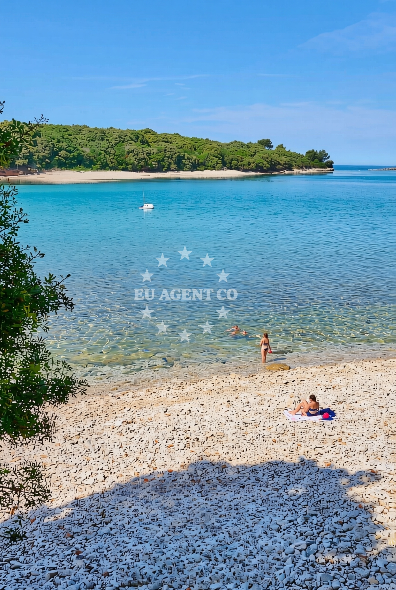 Sea and coastal view of Grand Veleš, Banjole Beach in Grand Veleš