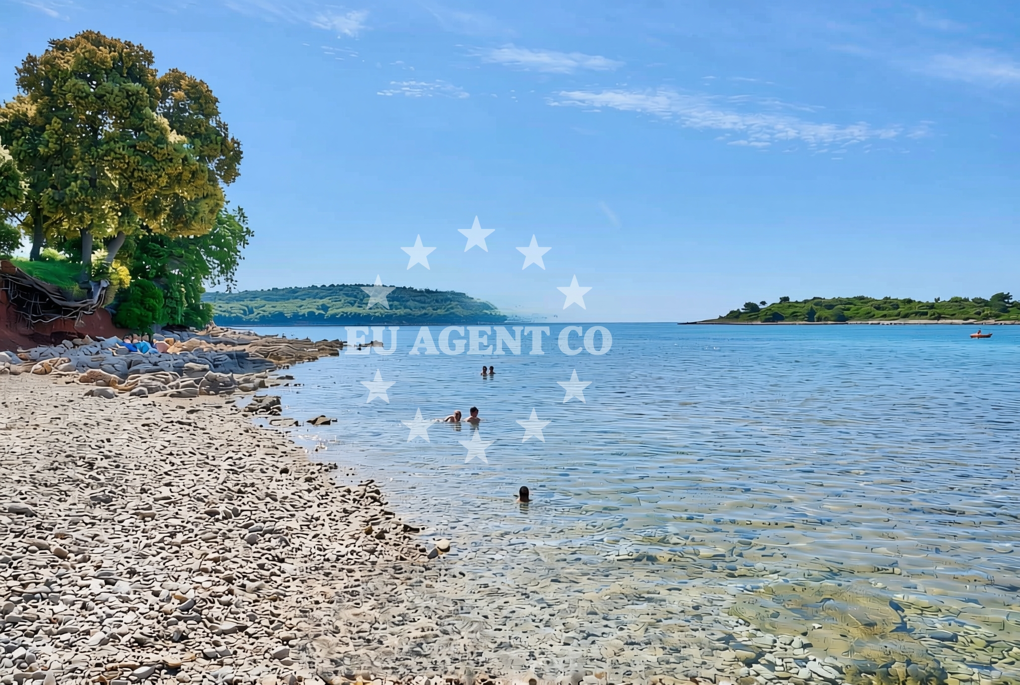 Beach facilities and surroundings at Grand Veleš, Banjole Beach in Grand Veleš