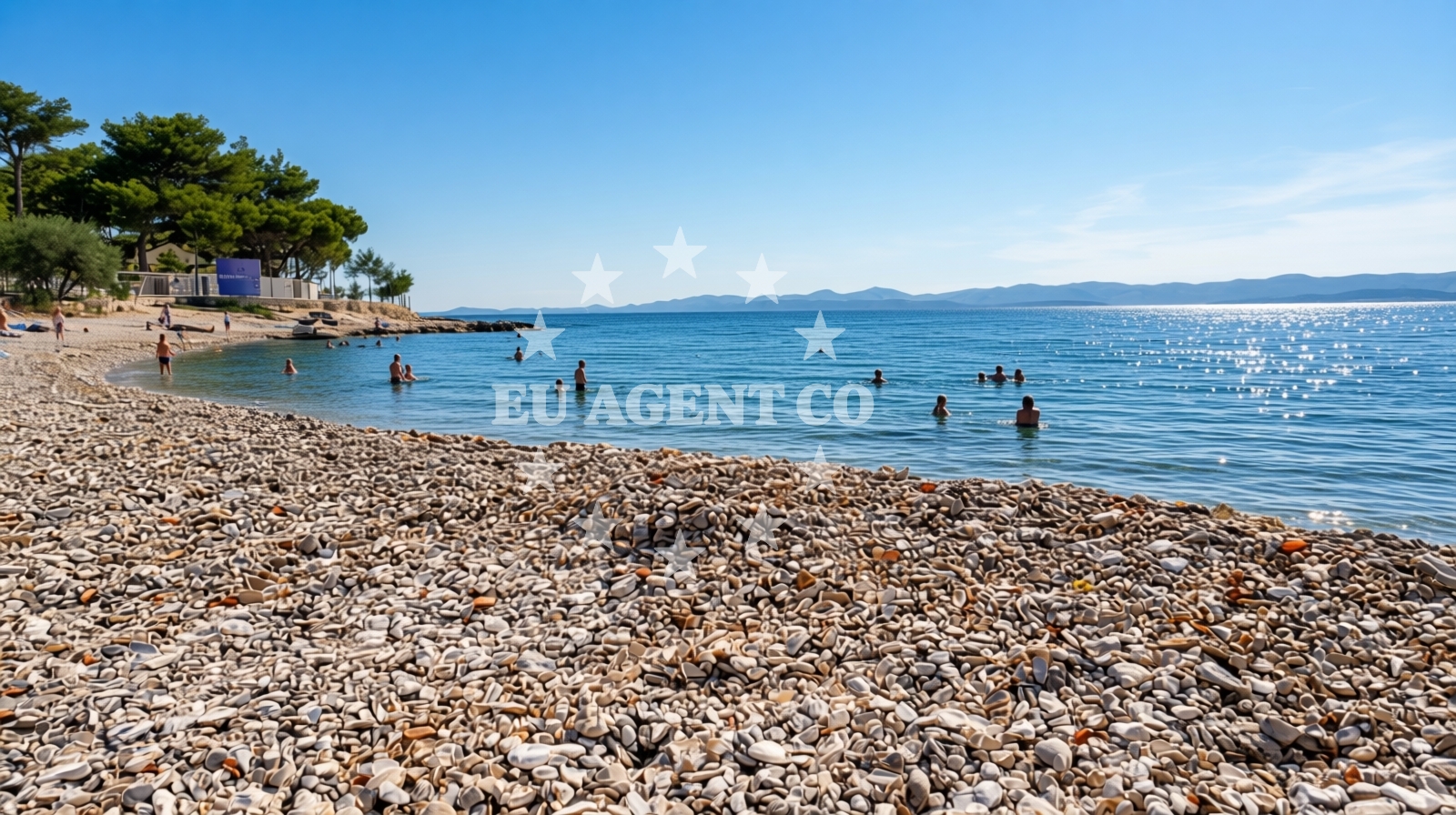 Shoreline and swimming area at Grgina beach in Perića Kala 1, Sutivan