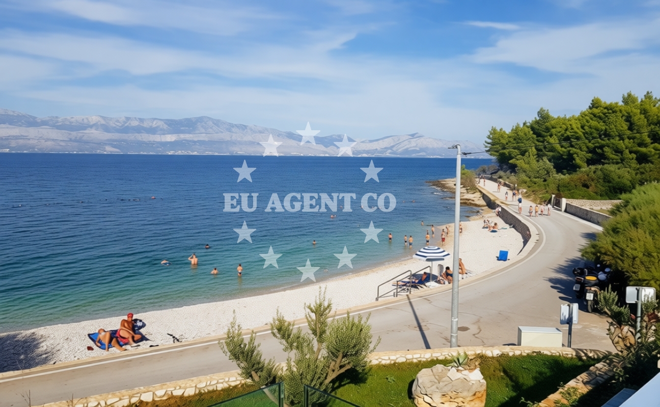 Sea and coastal view of Grgina beach in Perića Kala 1, Sutivan