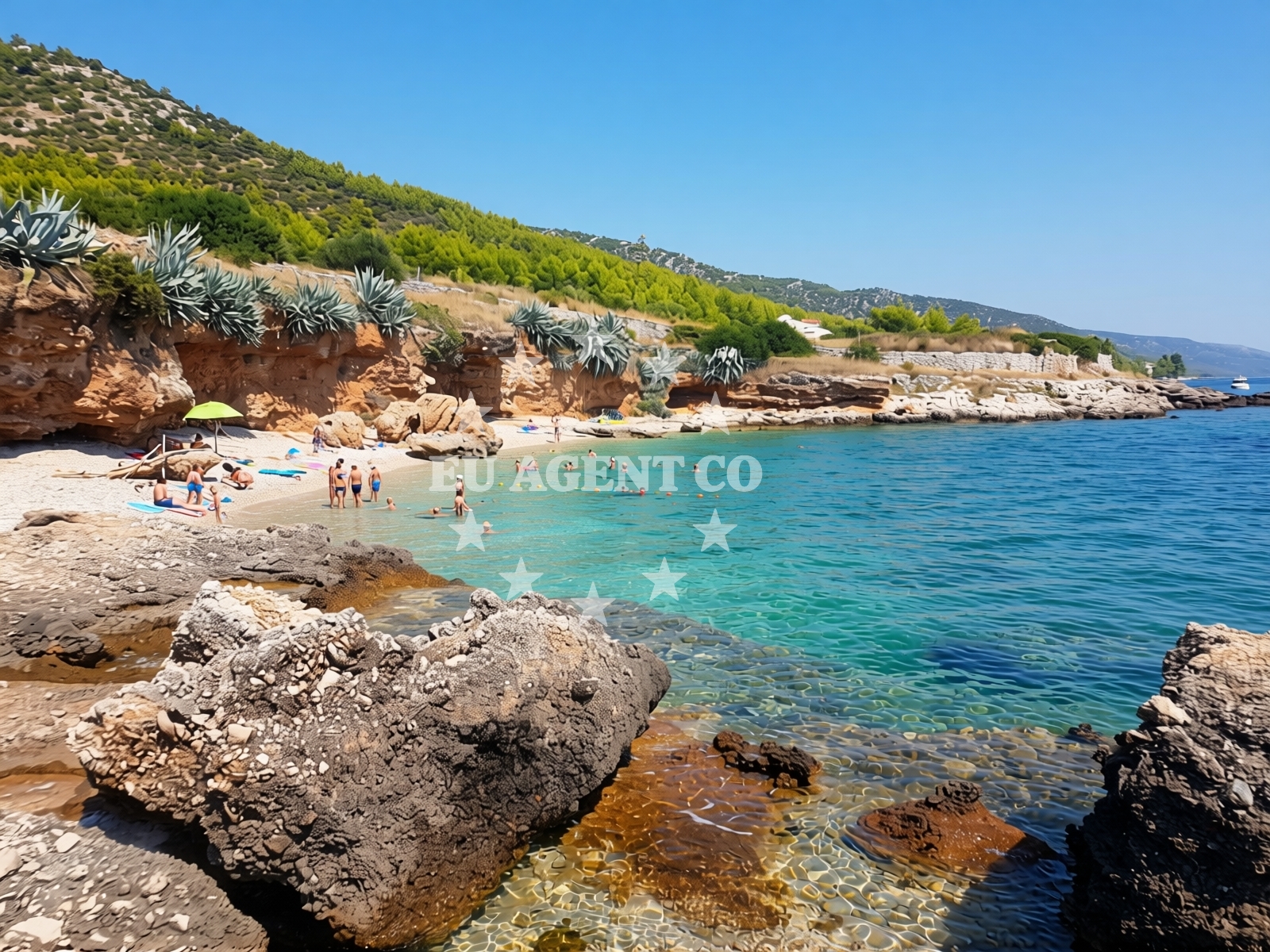 Overview of Gromin Dolac beach in Zavala 151 A (ground floor), Zavala
