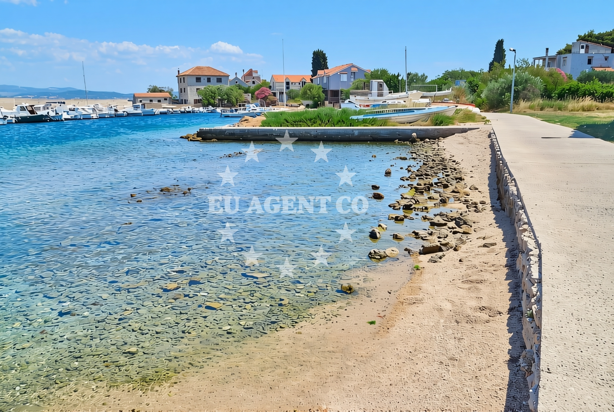 Beach facilities and surroundings at Grubelić, Prvić Šepurine (Prvić) Beach in Grubelić