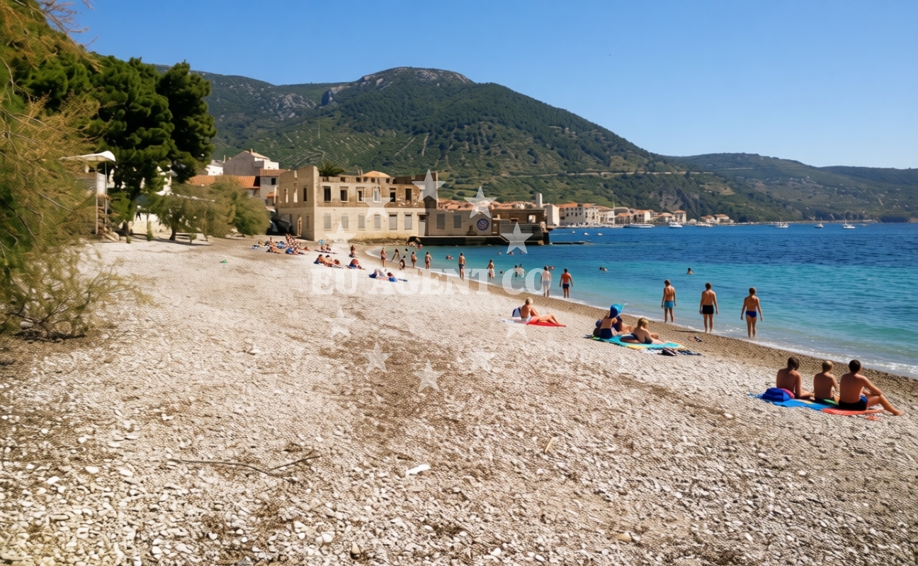 Additional view of Gusarica beach in Ulica Kondijina Stroda 6, Komiža