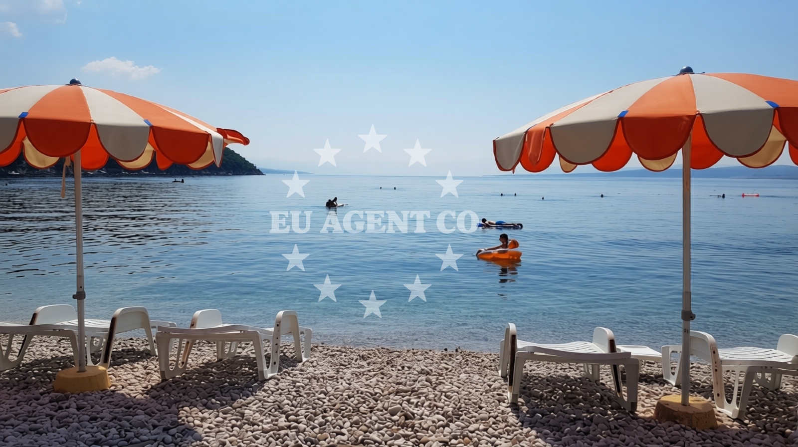 Shoreline and swimming area at Havisce beach in Zagrebačka 34, Jadranovo