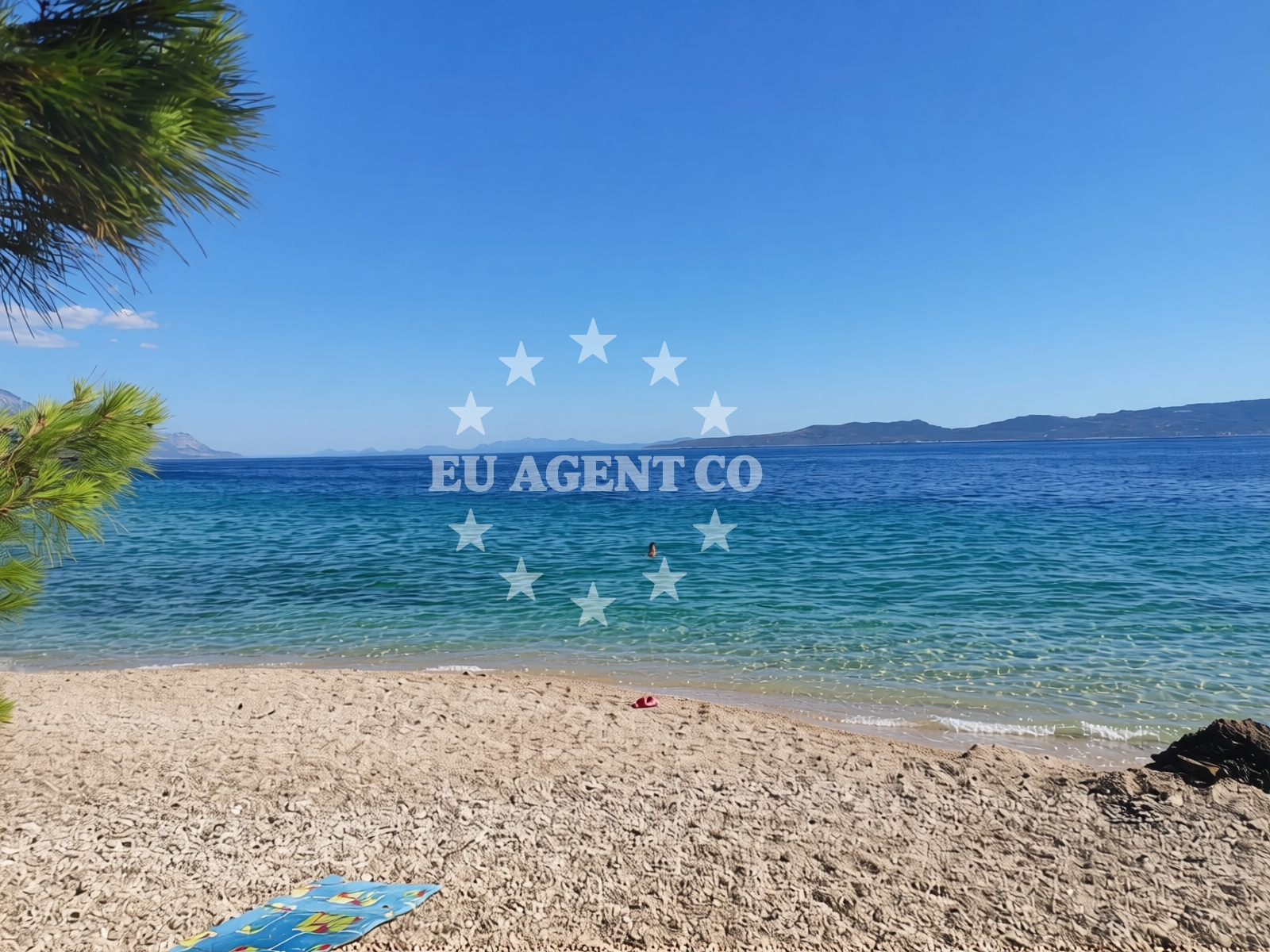 Shoreline and swimming area at Hidden beach in 14 Gornji Fistonici, Pisak