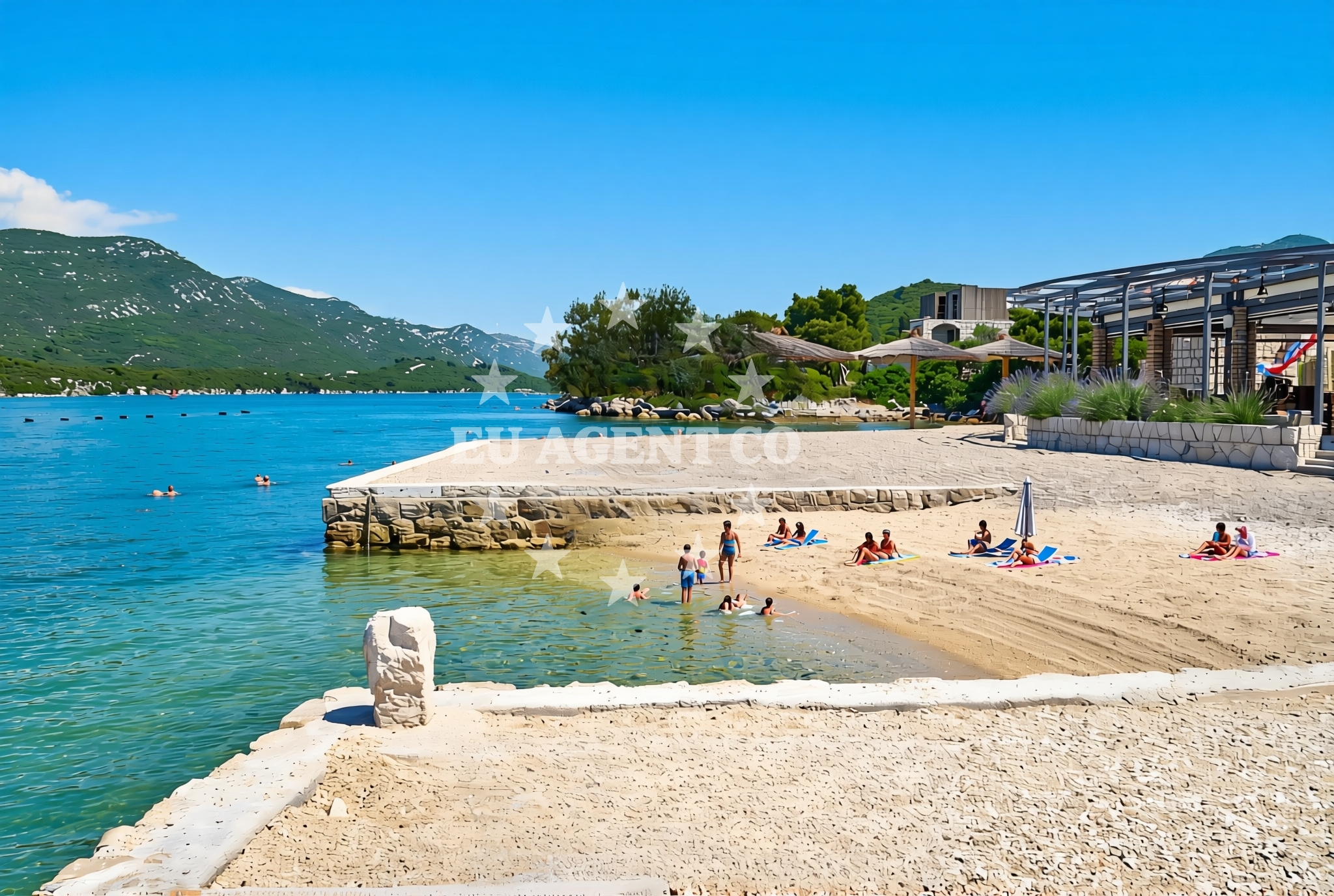Beach facilities and surroundings at Hodilje sredina, Hodilje Beach in Hodilje sredina
