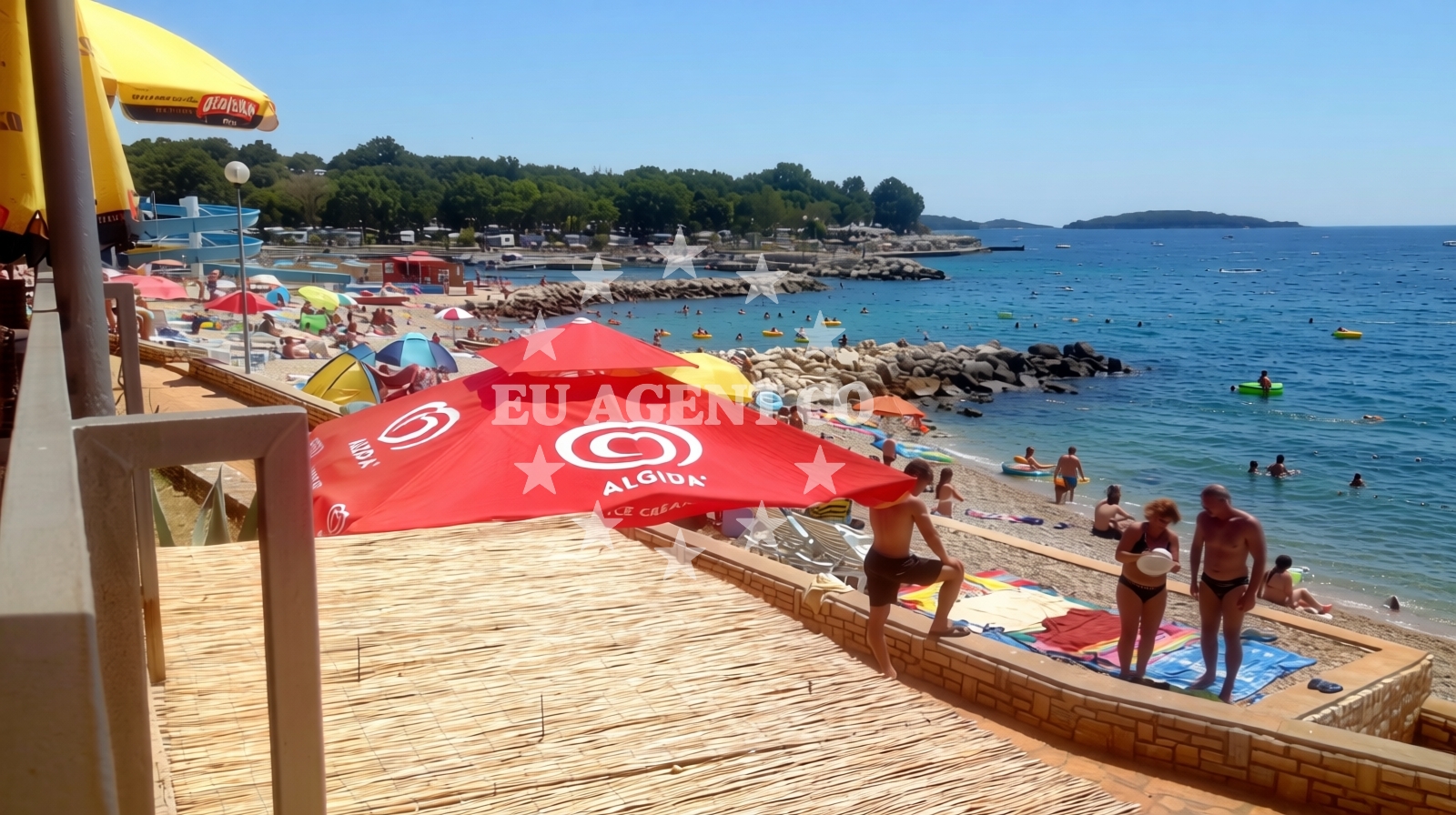 Shoreline and swimming area at Hotel Delfin beach in Zelena Laguna b.b 2, Poreč
