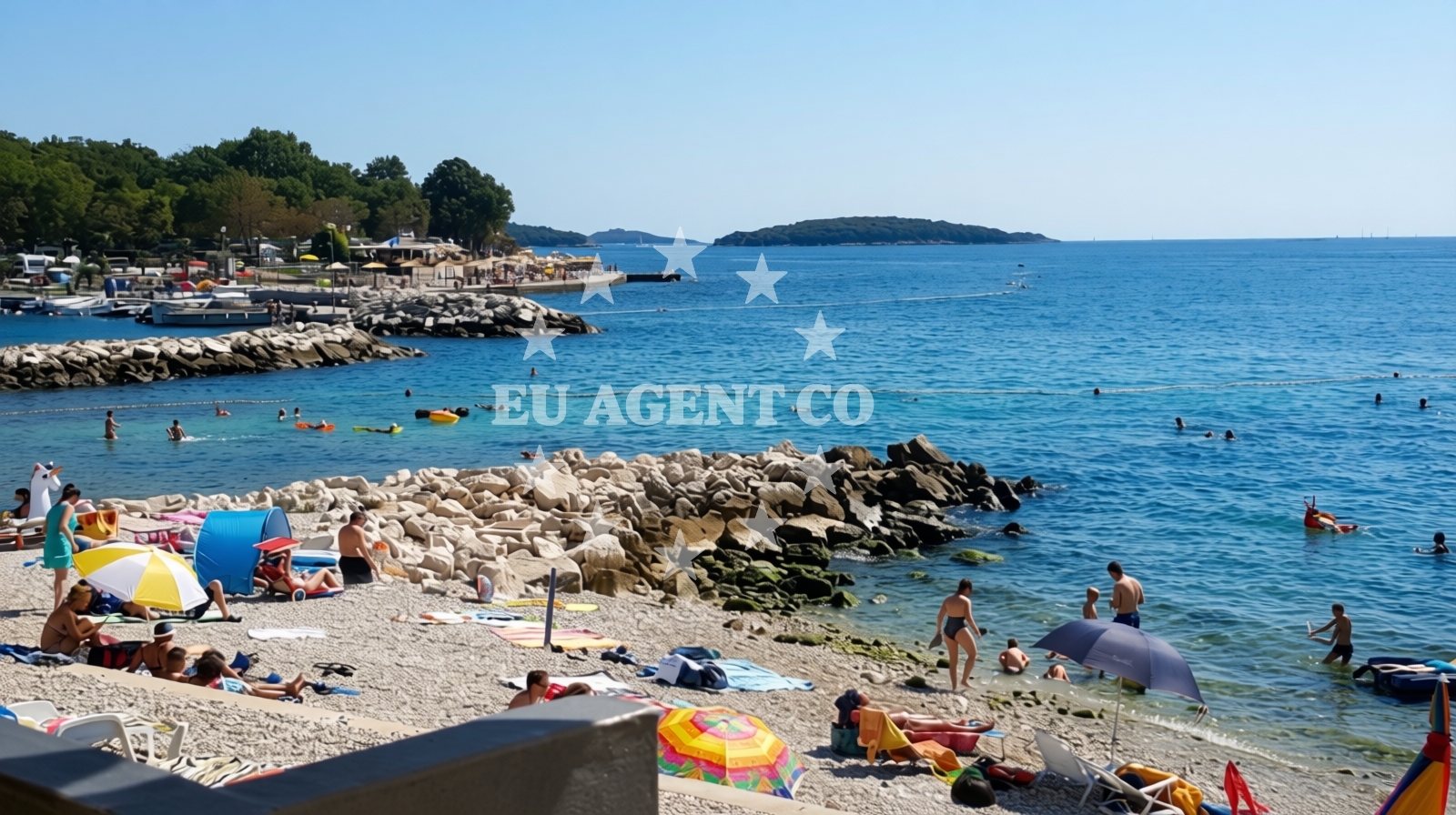 Sea and coastal view of Hotel Delfin beach in Zelena Laguna b.b 2, Poreč