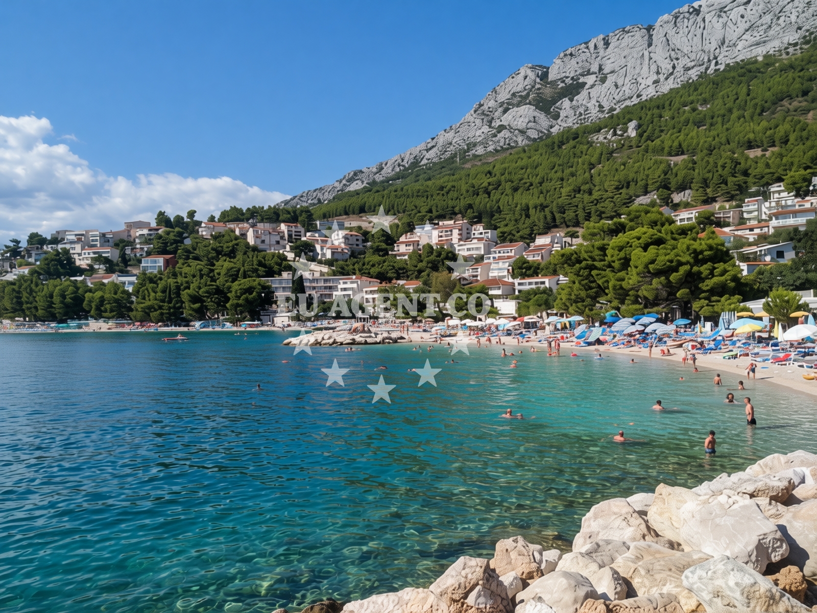 Overview of Ikovac beach in Rogač 47, Baška Voda