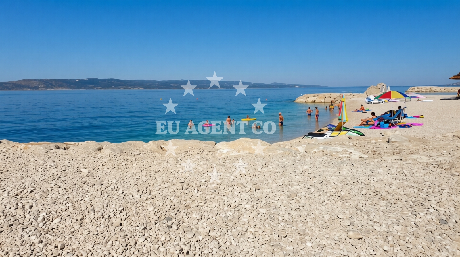 Beach facilities and surroundings at Ikovac beach in Rogač 47, Baška Voda