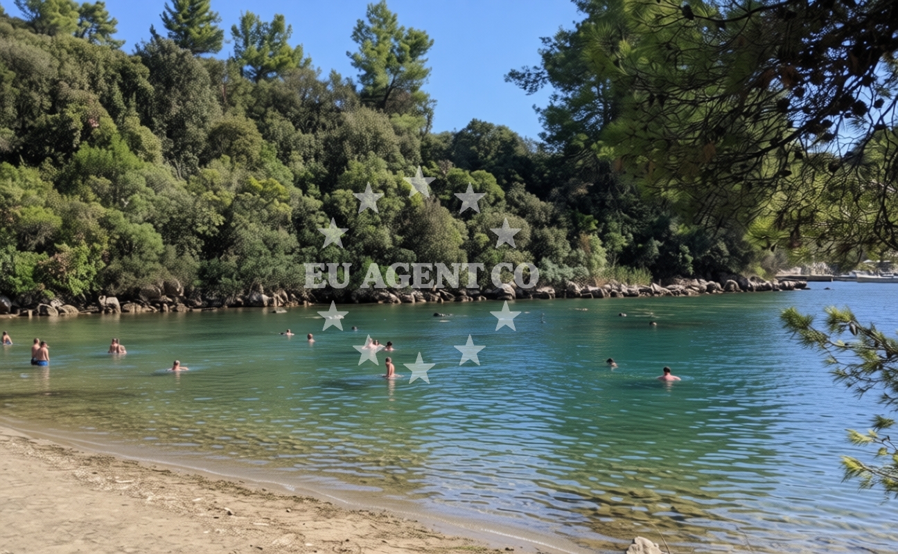 Additional view of Istruga beach in Brna 328, Smokvica