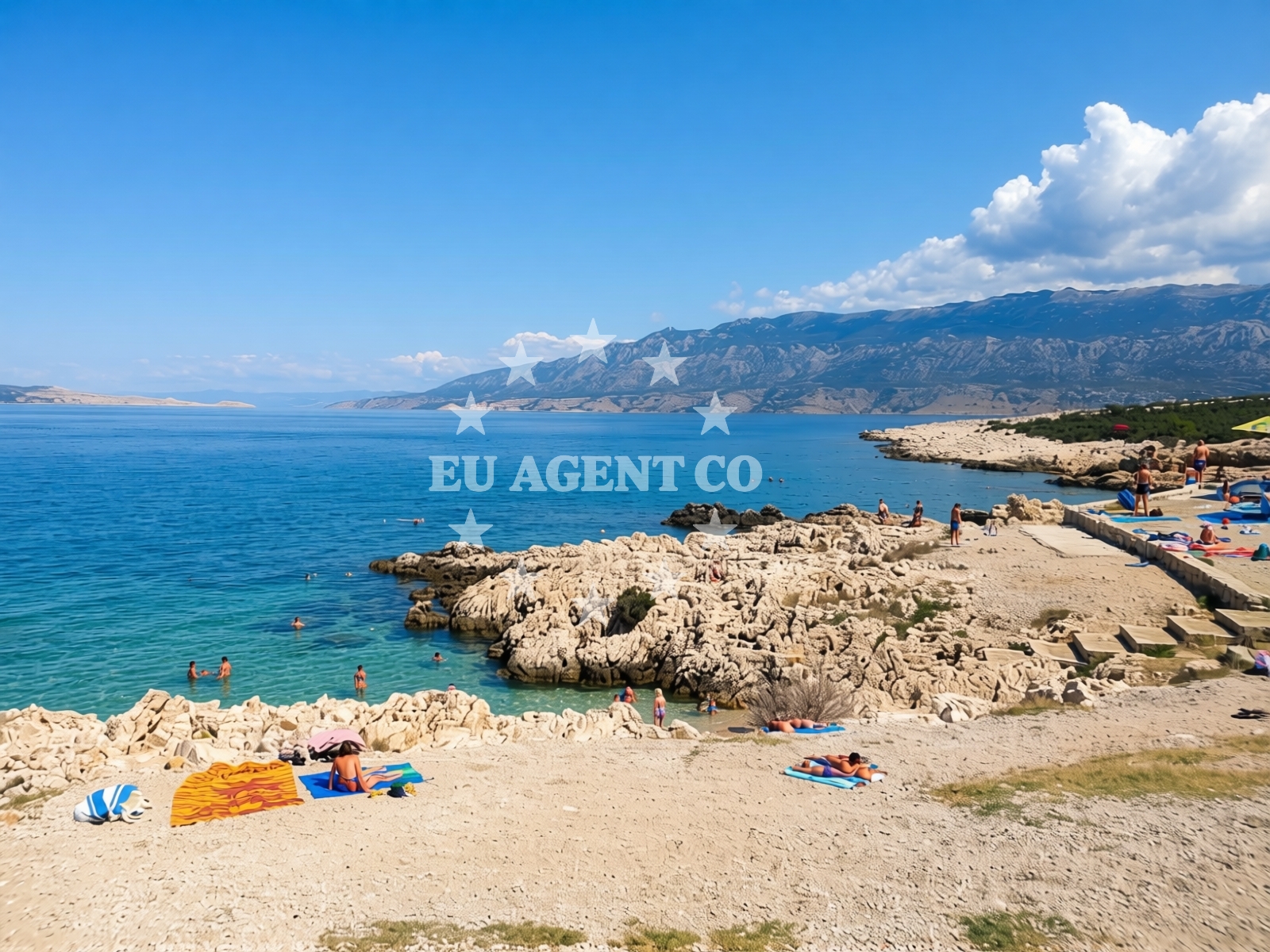 Shoreline and swimming area at Jadra beach in Uljak 16, Stara Novalja