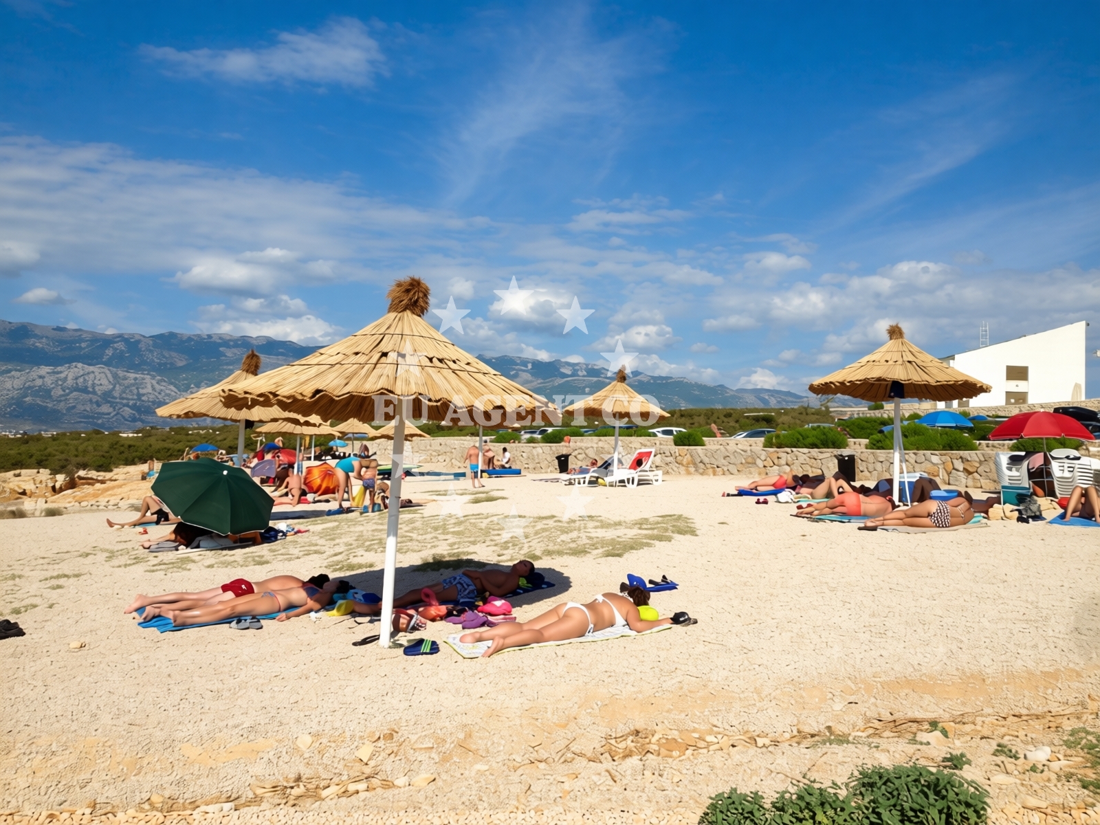Beach facilities and surroundings at Jadra beach in Uljak 16, Stara Novalja