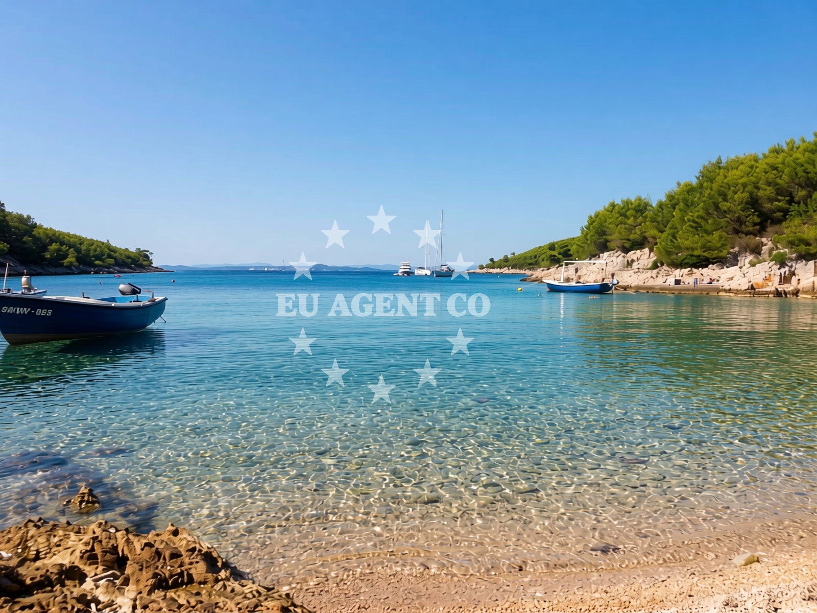 Overview of Jagoda beach in Uvala Kalober 3 (Pribinja), Hvar