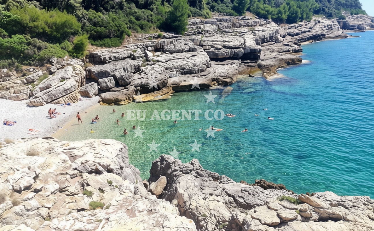 Sea and coastal view of Jamica beach in Musilska ulica 11, Pula