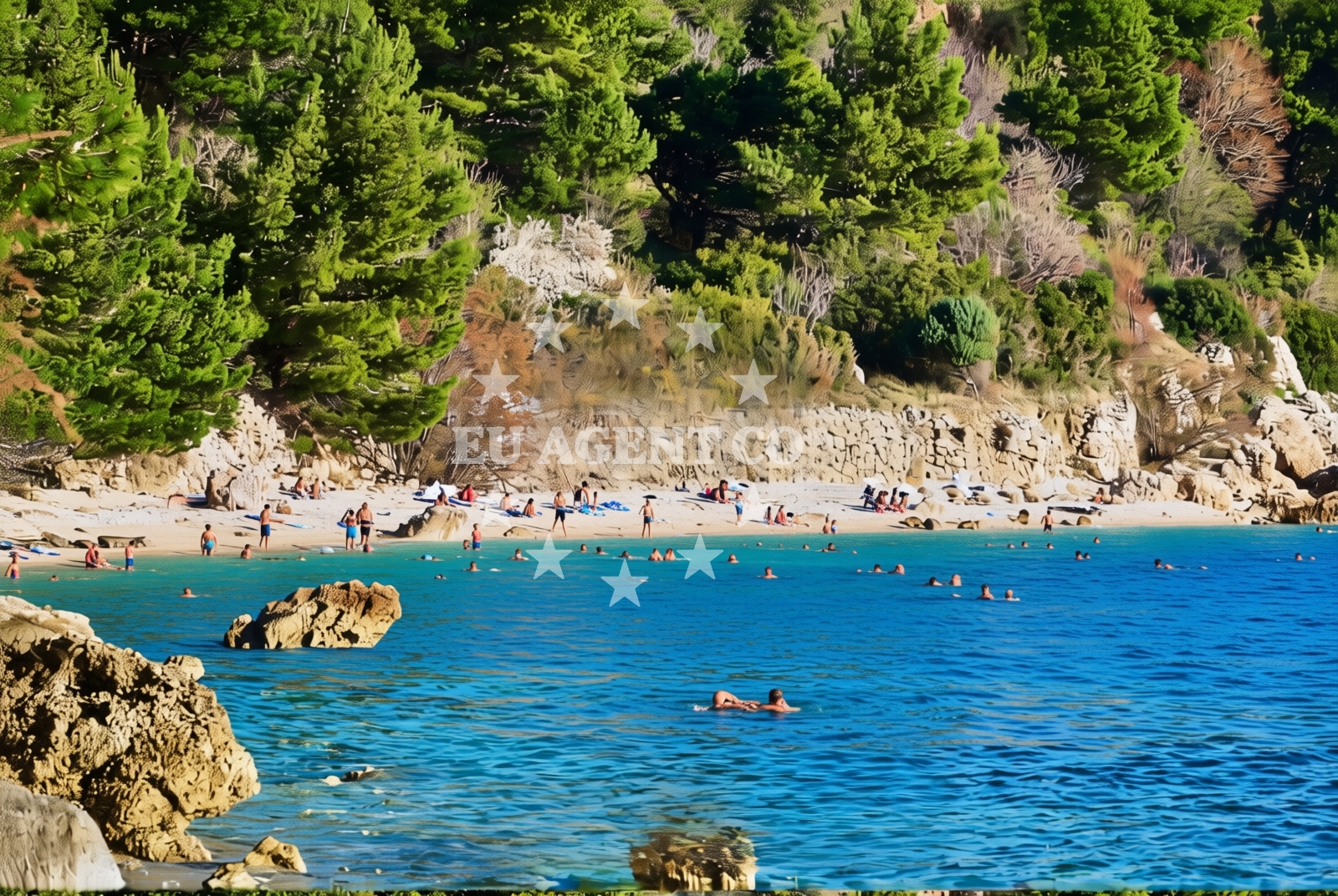 Shoreline and swimming area at Jarsan sredina, Igrane Beach in Jarsan sredina